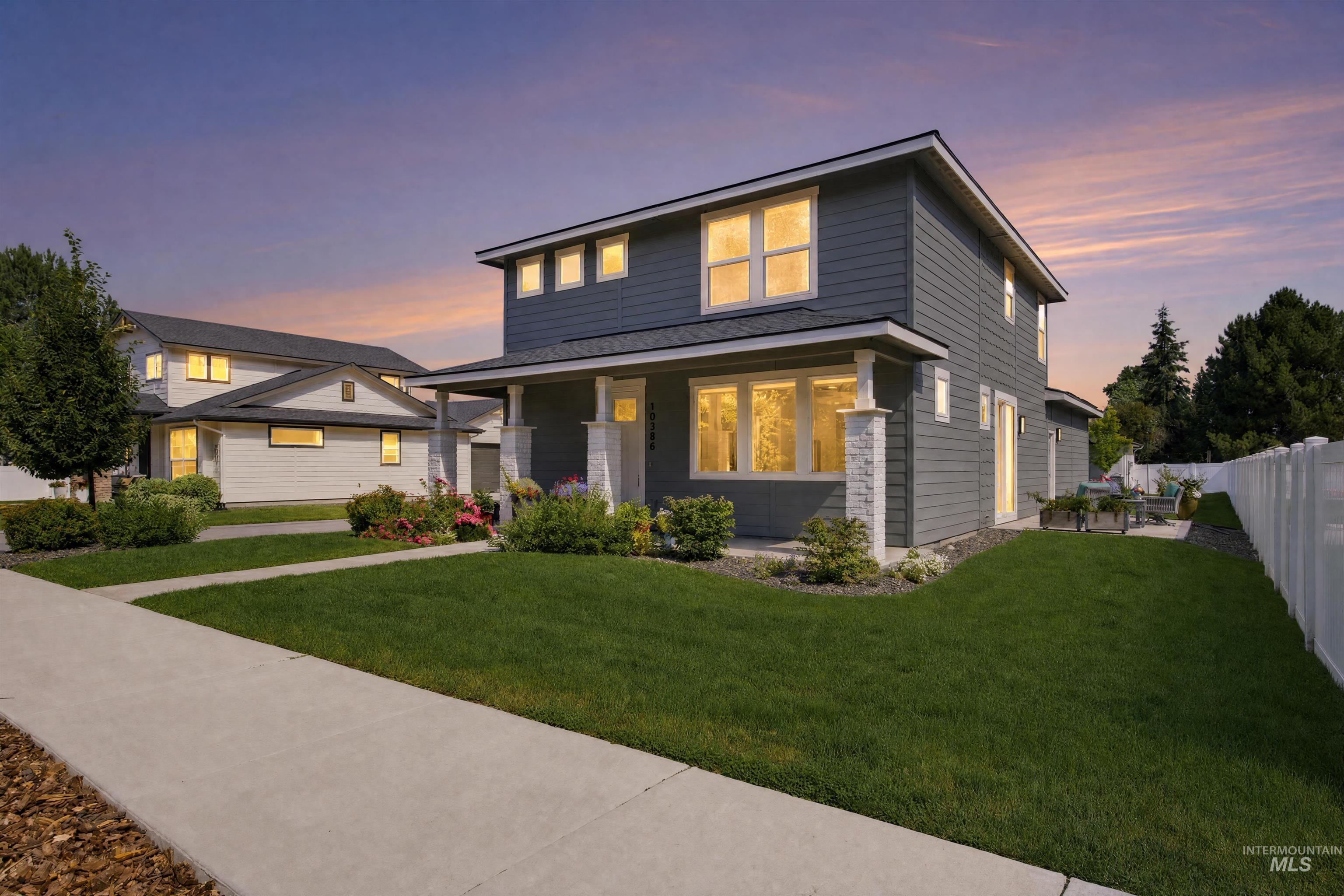 10386 W Shields Ave, Boise, Idaho 83714, 3 Bedrooms, 2.5 Bathrooms, Residential For Sale, Price $579,900,MLS 98991917