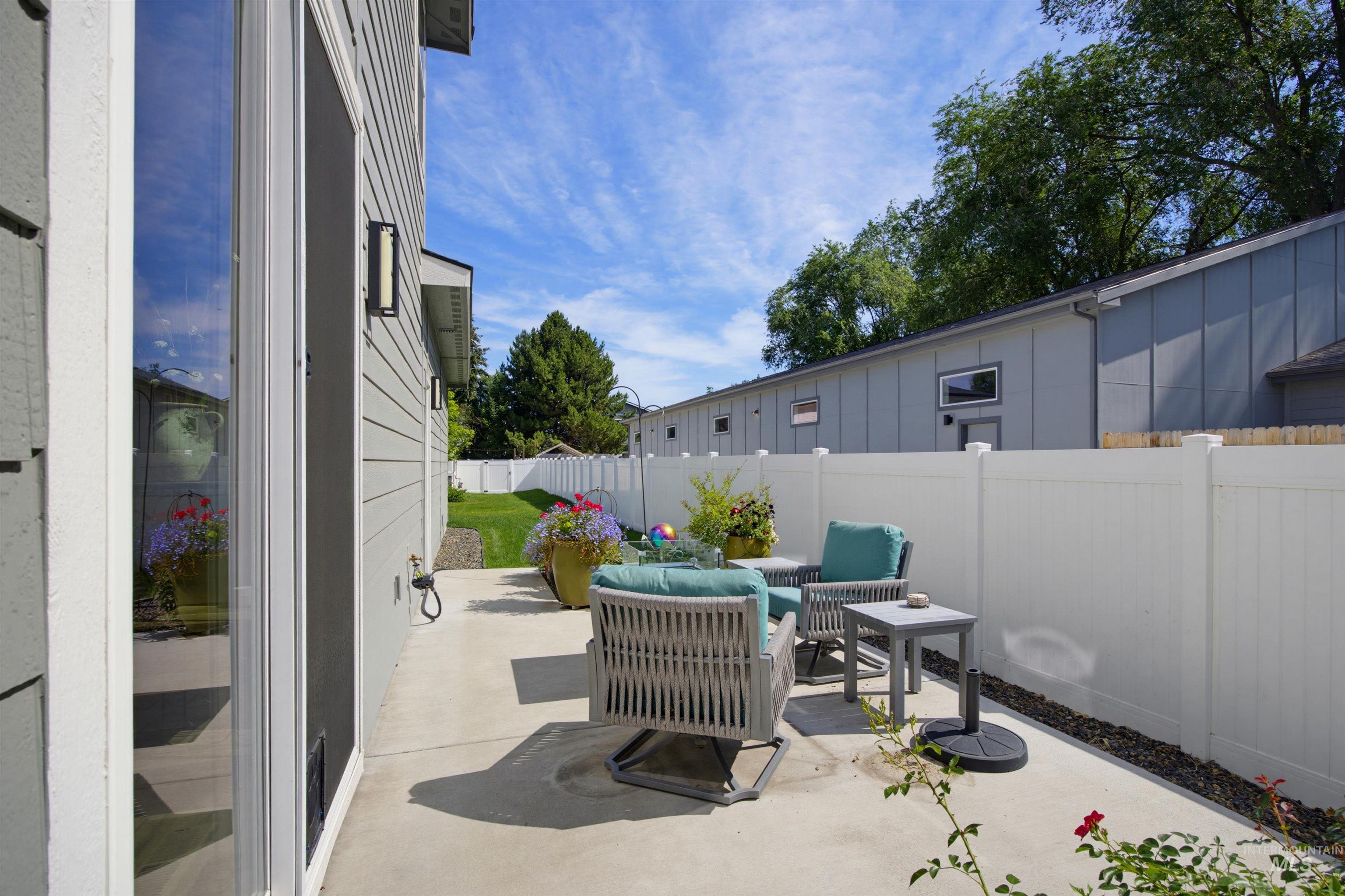 10386 W Shields Ave, Boise, Idaho 83714, 3 Bedrooms, 2.5 Bathrooms, Residential For Sale, Price $579,900,MLS 98991917