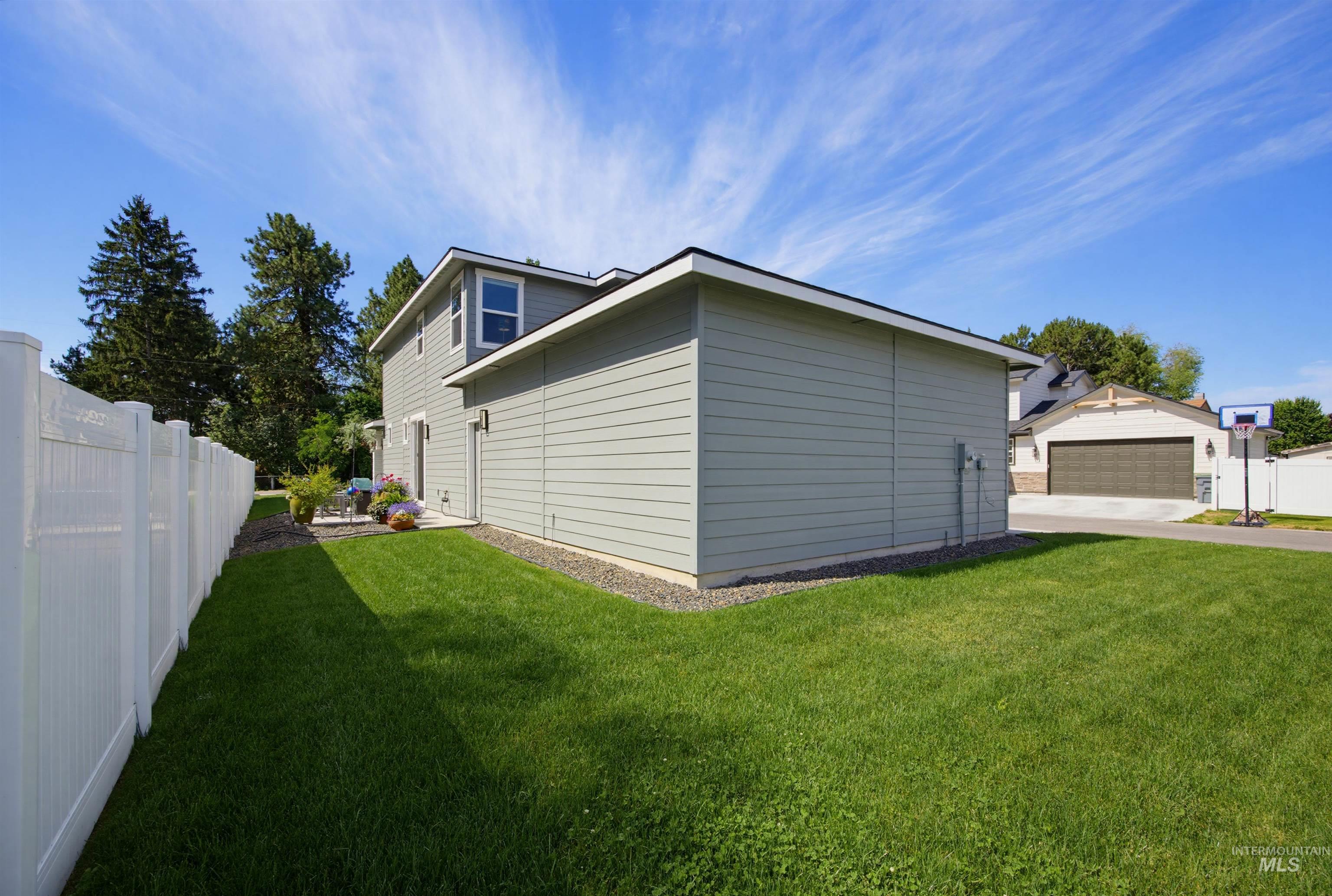 10386 W Shields Ave, Boise, Idaho 83714, 3 Bedrooms, 2.5 Bathrooms, Residential For Sale, Price $579,900,MLS 98991917