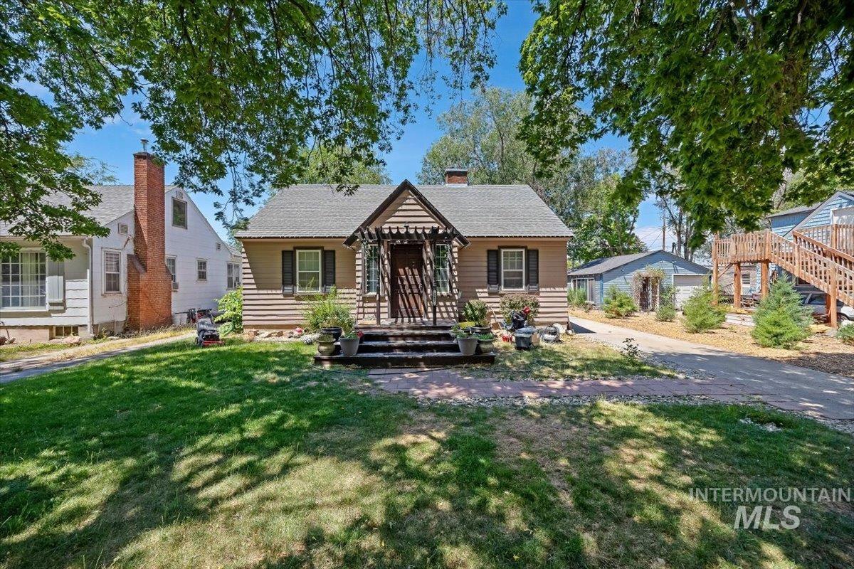 267 Pierce St, Twin Falls, Idaho 83301, 3 Bedrooms, 2 Bathrooms, Residential For Sale, Price $320,000,MLS 98991921