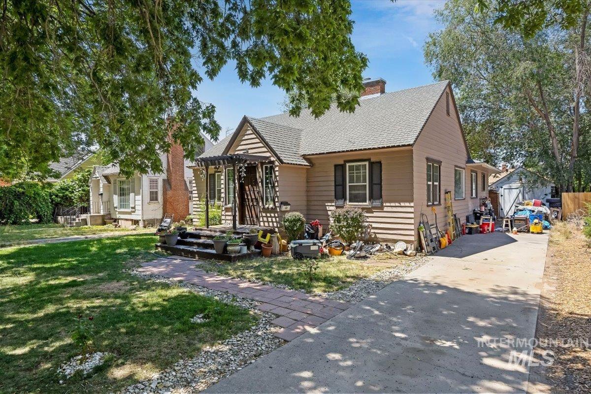 267 Pierce St, Twin Falls, Idaho 83301, 3 Bedrooms, 2 Bathrooms, Residential For Sale, Price $320,000,MLS 98991921
