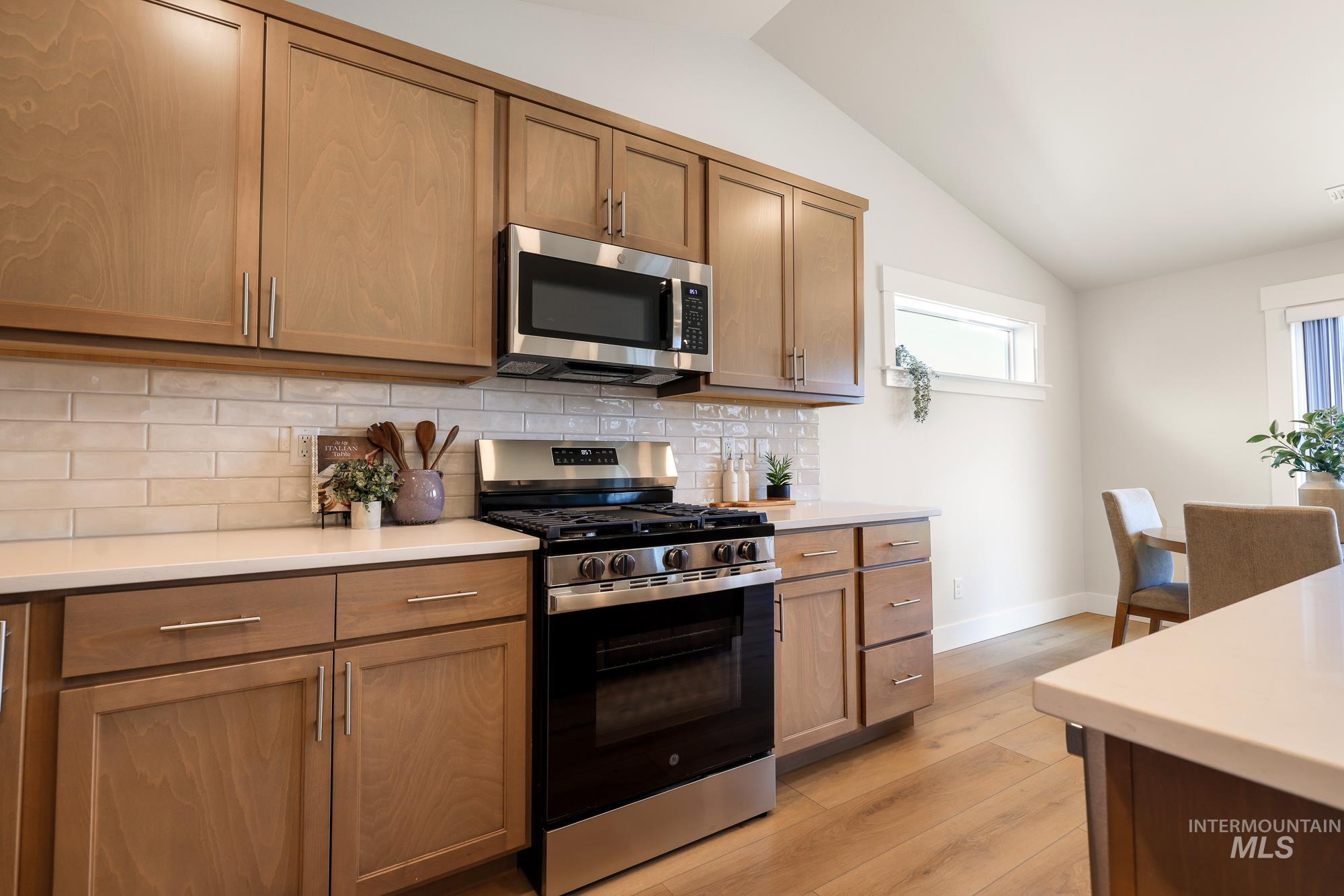 556 Brads Place, Twin Falls, Idaho 83301, 3 Bedrooms, 2 Bathrooms, Residential For Sale, Price $379,990,MLS 98991922