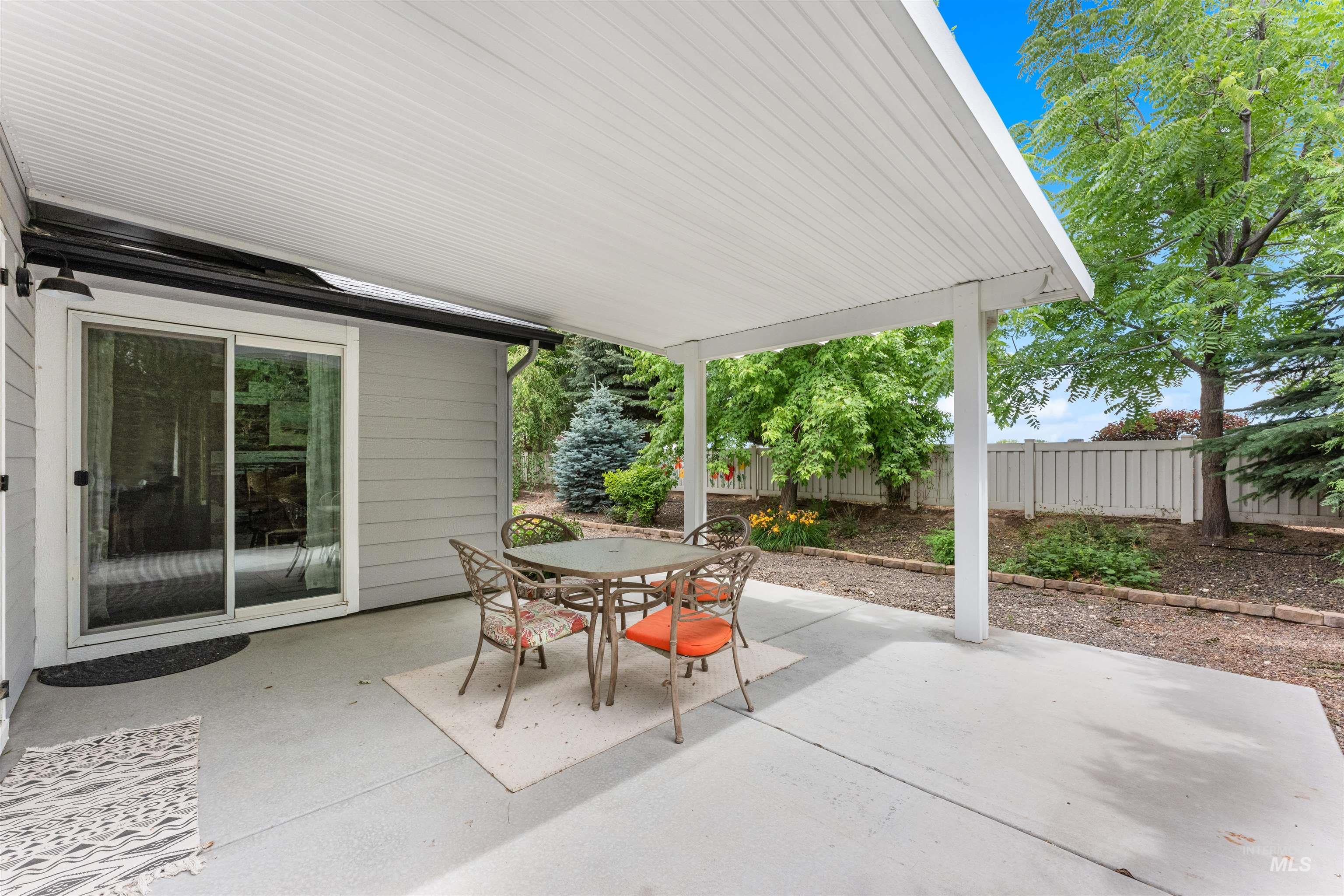 1971 W FELSTON ST, Kuna, Idaho 83634, 3 Bedrooms, 2 Bathrooms, Residential For Sale, Price $424,990,MLS 98991923