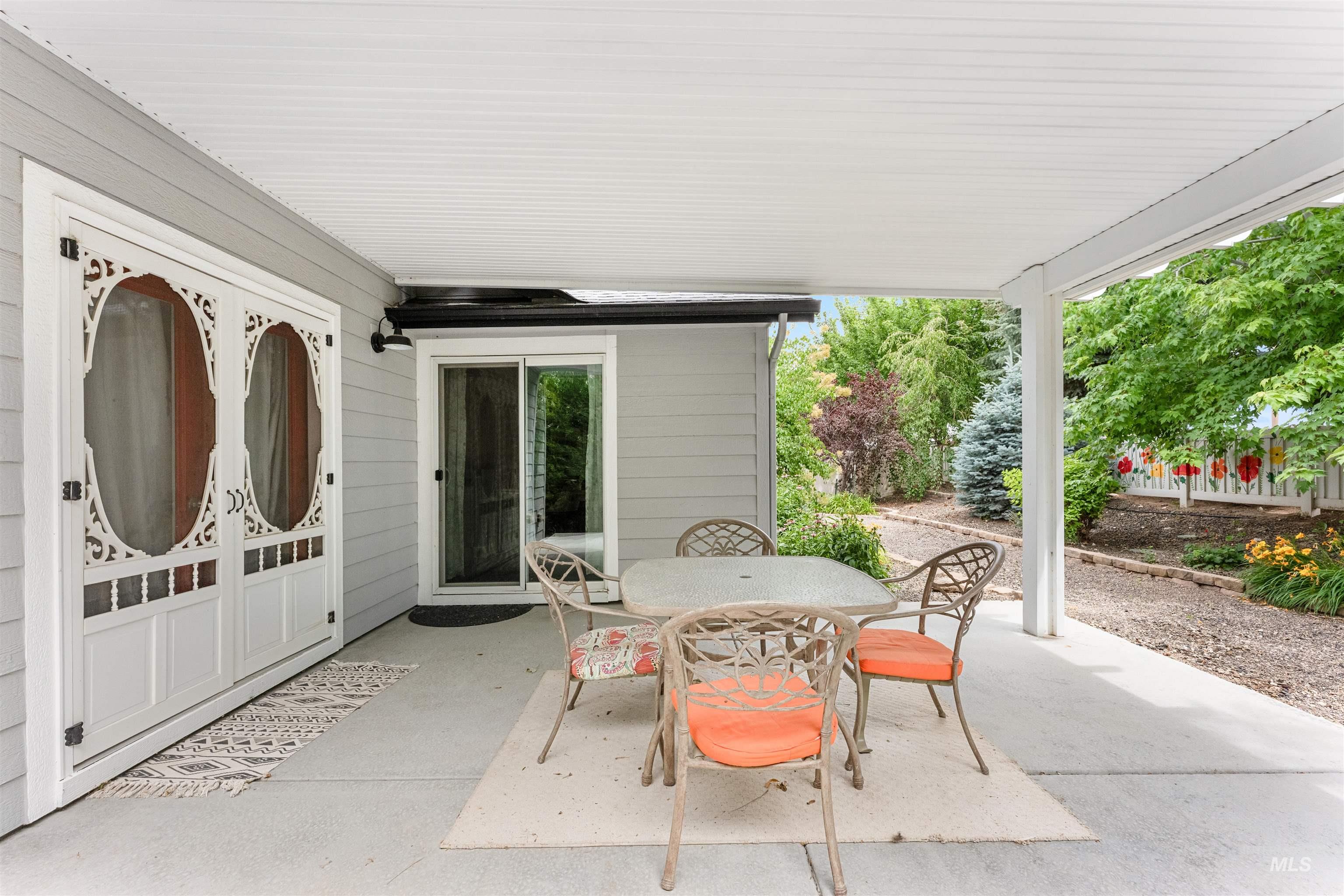 1971 W FELSTON ST, Kuna, Idaho 83634, 3 Bedrooms, 2 Bathrooms, Residential For Sale, Price $424,990,MLS 98991923