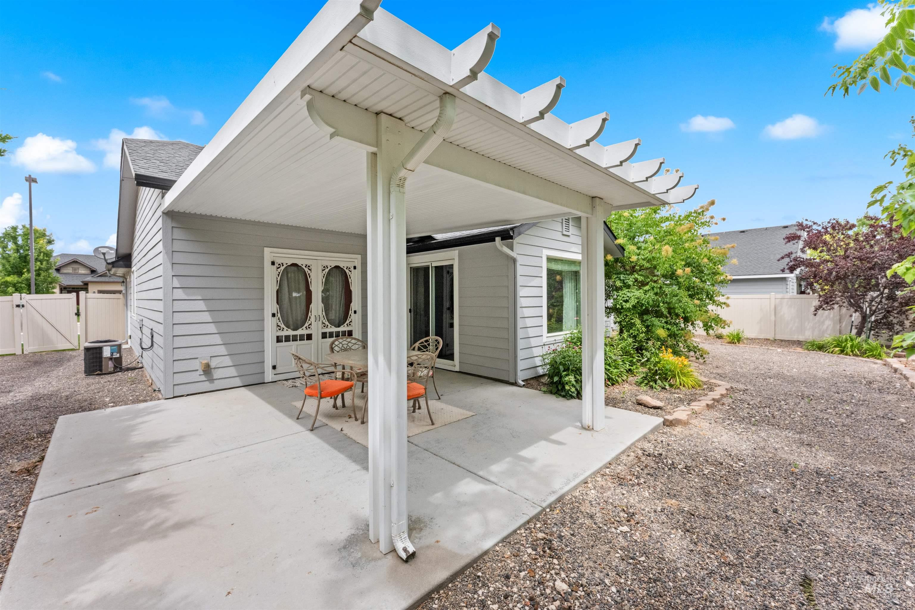 1971 W FELSTON ST, Kuna, Idaho 83634, 3 Bedrooms, 2 Bathrooms, Residential For Sale, Price $424,990,MLS 98991923