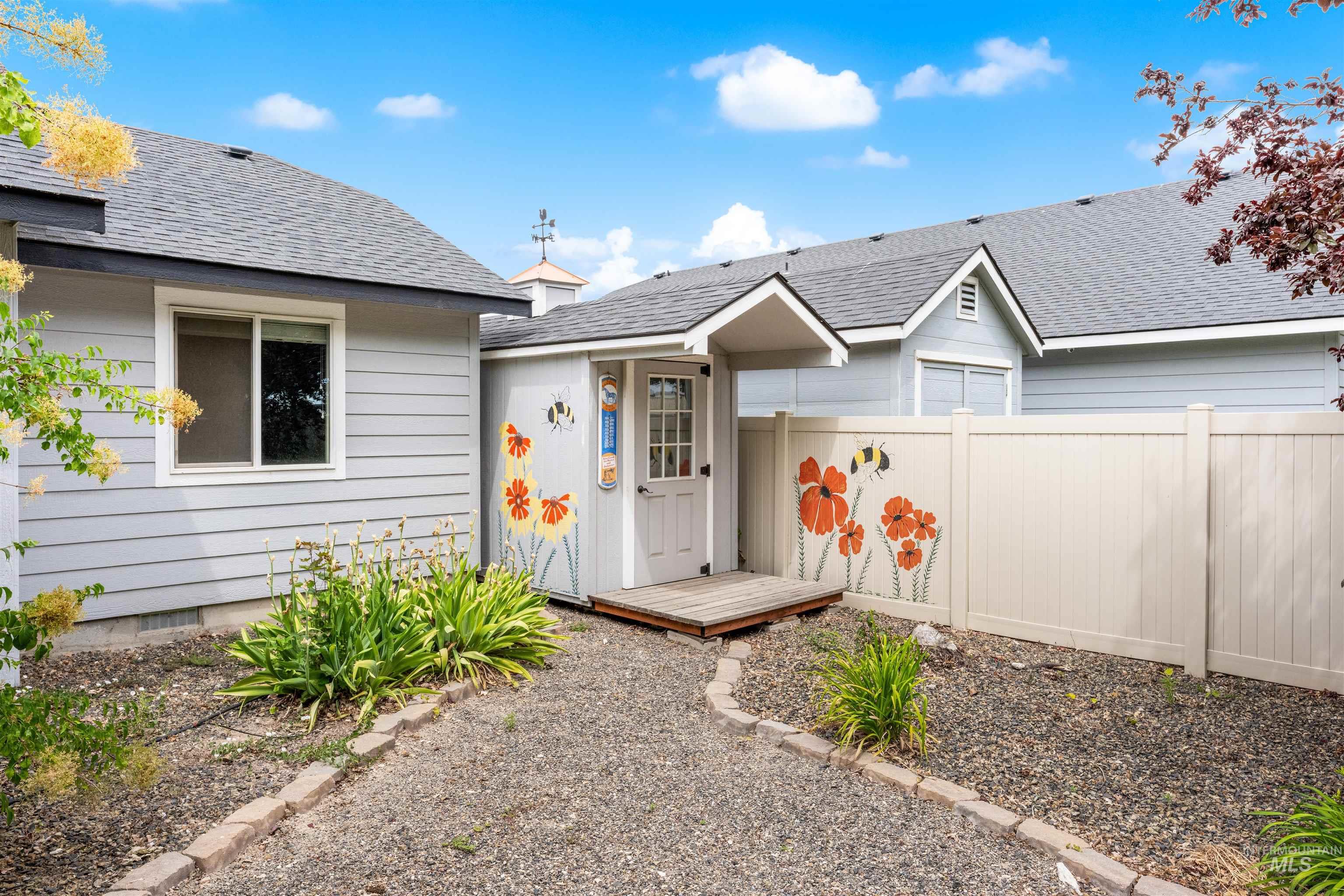 1971 W FELSTON ST, Kuna, Idaho 83634, 3 Bedrooms, 2 Bathrooms, Residential For Sale, Price $424,990,MLS 98991923
