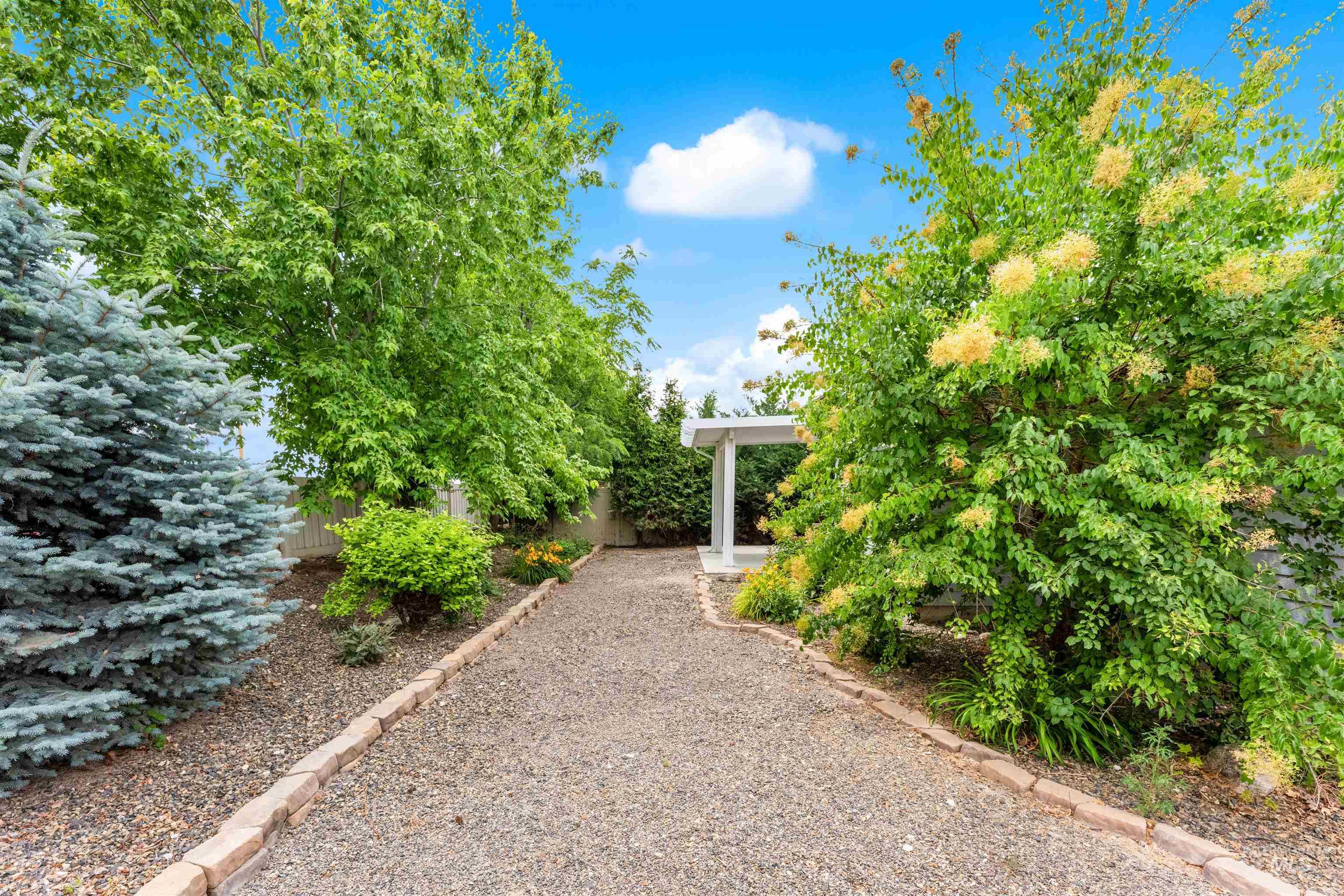 1971 W FELSTON ST, Kuna, Idaho 83634, 3 Bedrooms, 2 Bathrooms, Residential For Sale, Price $424,990,MLS 98991923