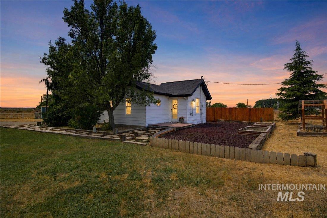 7519 E Locust Ln, Nampa, Idaho 83687, 2 Bedrooms, 1 Bathroom, Residential For Sale, Price $399,900,MLS 98991924