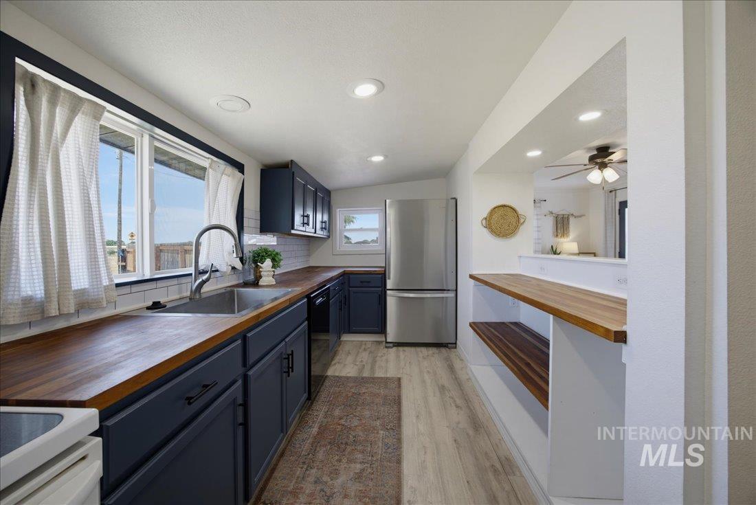 7519 E Locust Ln, Nampa, Idaho 83687, 2 Bedrooms, 1 Bathroom, Residential For Sale, Price $399,900,MLS 98991924