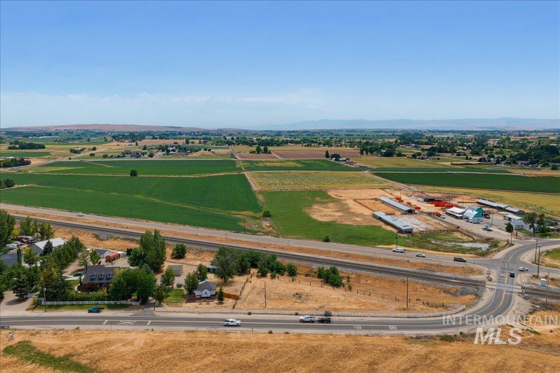 7519 E Locust Ln, Nampa, Idaho 83687, 2 Bedrooms, 1 Bathroom, Residential For Sale, Price $399,900,MLS 98991924