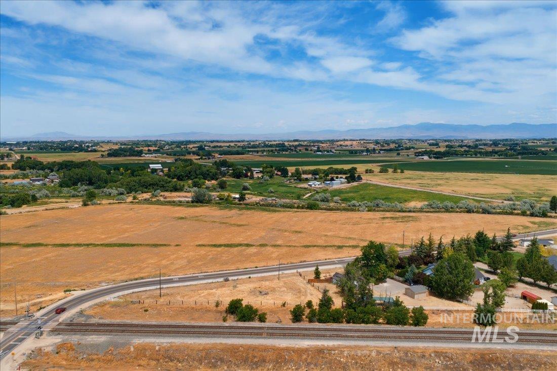 7519 E Locust Ln, Nampa, Idaho 83687, 2 Bedrooms, 1 Bathroom, Residential For Sale, Price $399,900,MLS 98991924