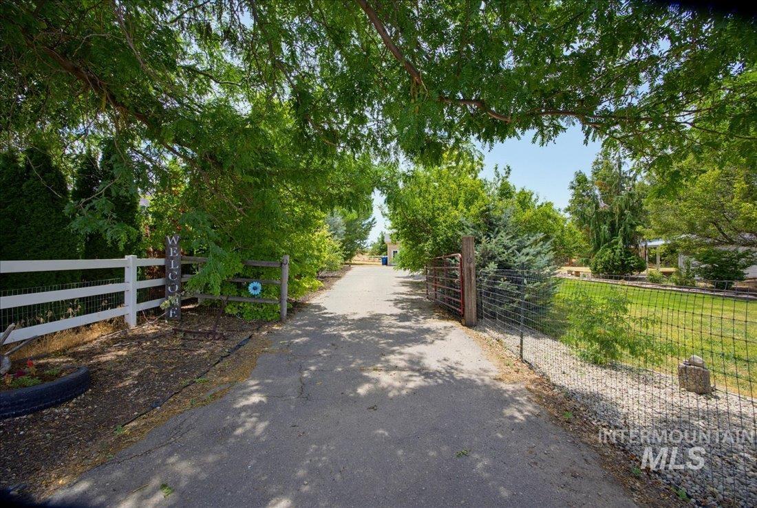 7519 E Locust Ln, Nampa, Idaho 83687, 2 Bedrooms, 1 Bathroom, Residential For Sale, Price $399,900,MLS 98991924