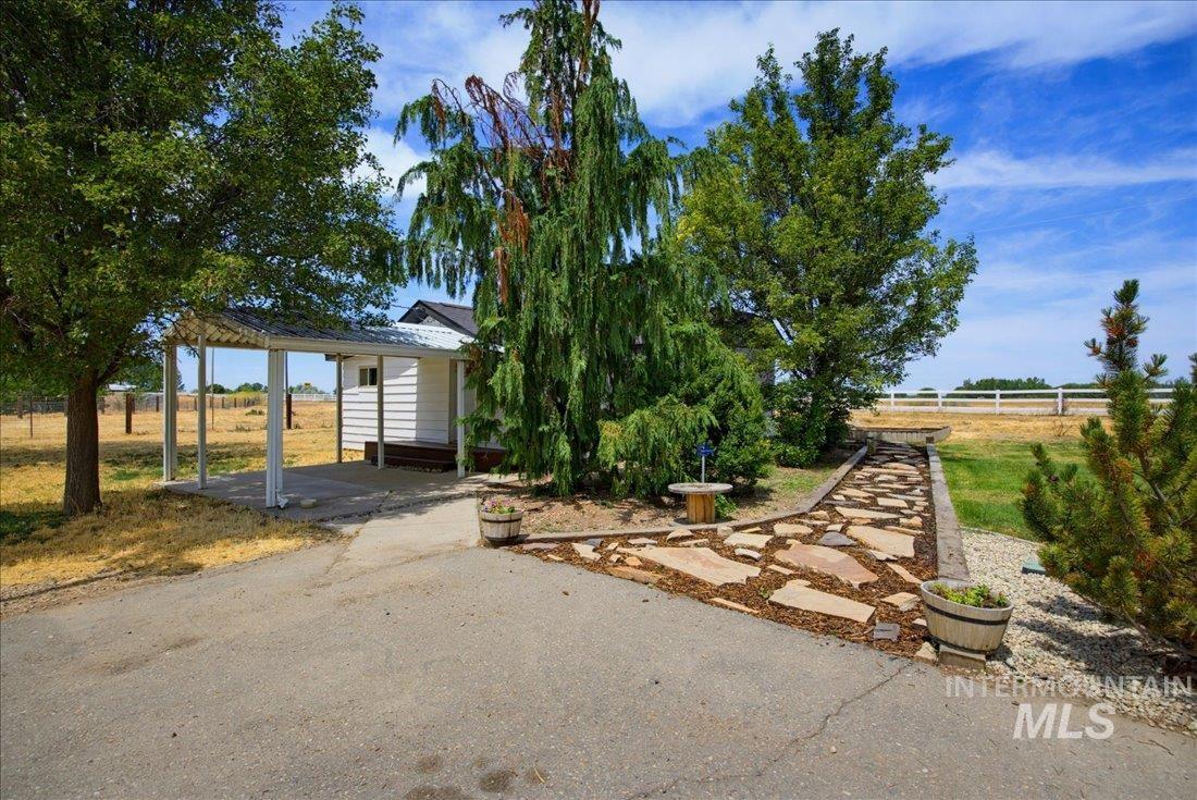 7519 E Locust Ln, Nampa, Idaho 83687, 2 Bedrooms, 1 Bathroom, Residential For Sale, Price $399,900,MLS 98991924