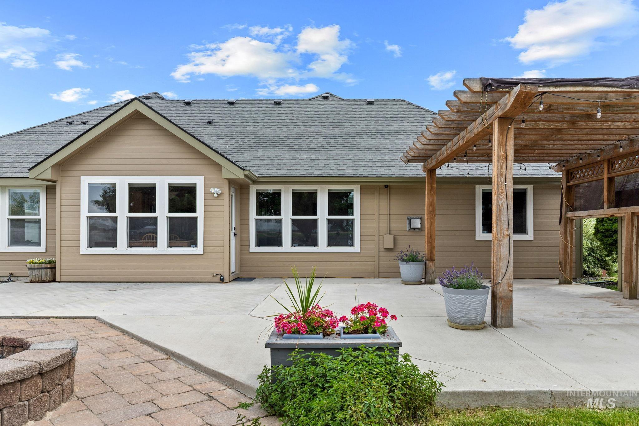 14940 Alkmaar St, Caldwell, Idaho 83607, 3 Bedrooms, 2 Bathrooms, Residential For Sale, Price $589,000,MLS 98991925