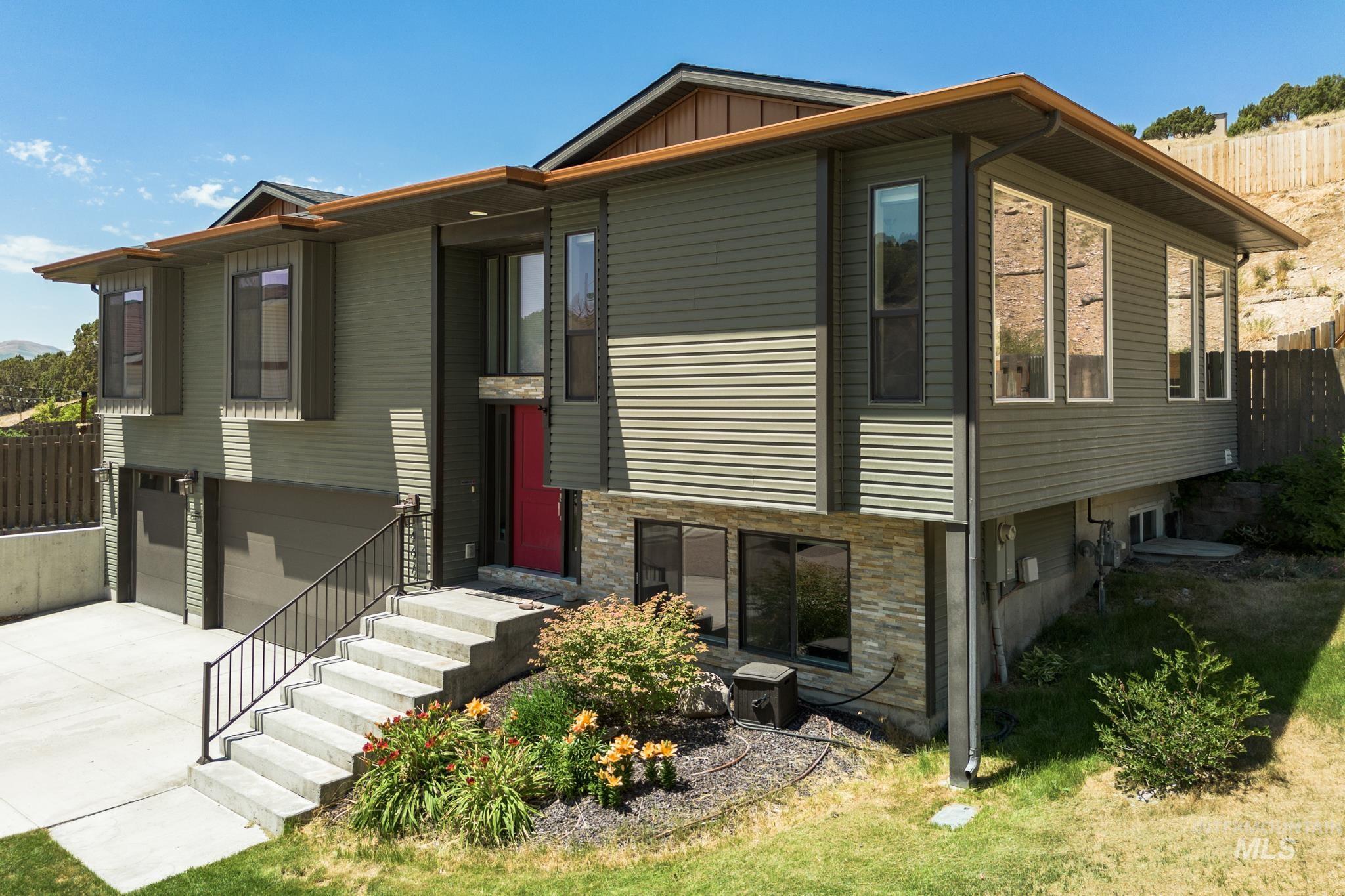 467 La Valle Strada, Pocatello, Idaho 83201, 4 Bedrooms, 3 Bathrooms, Residential For Sale, Price $434,900, 98991927