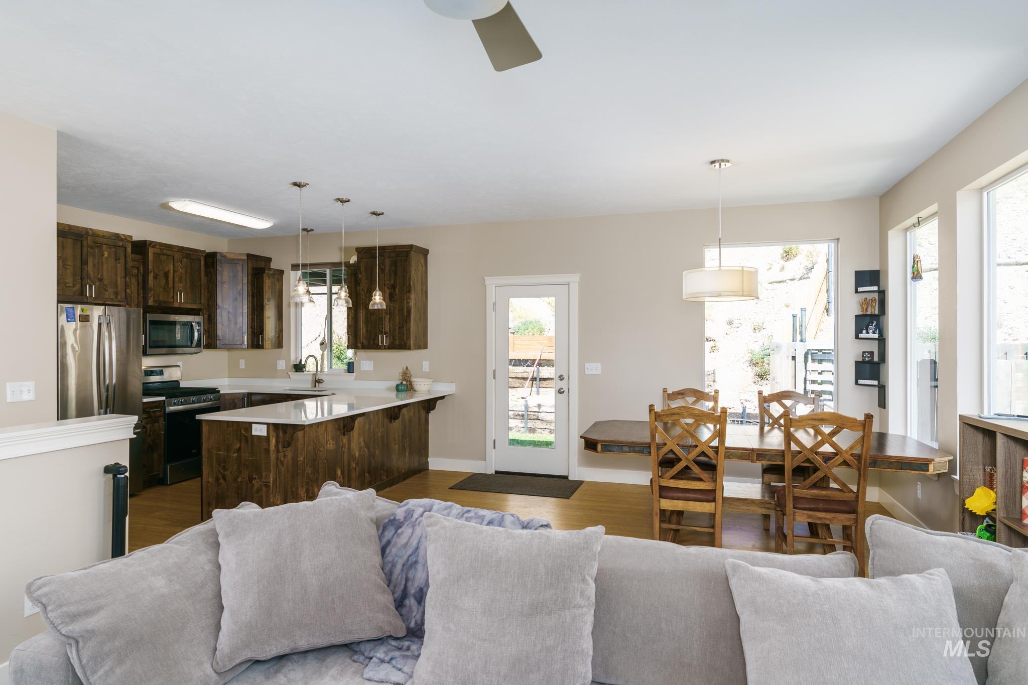 467 La Valle Strada, Pocatello, Idaho 83201, 4 Bedrooms, 3 Bathrooms, Residential For Sale, Price $434,900, 98991927