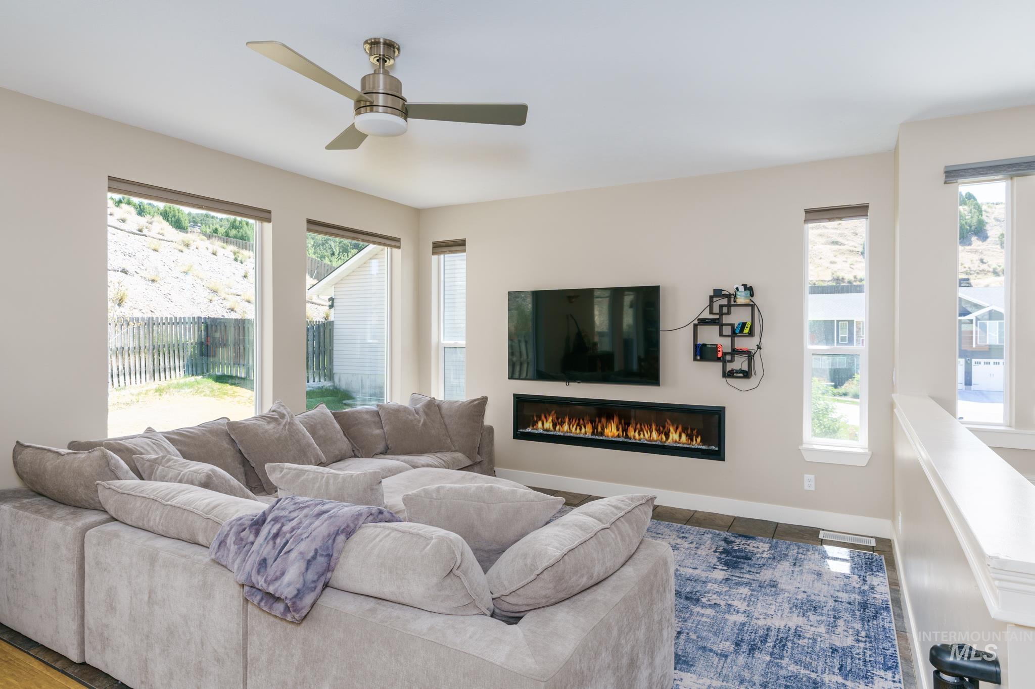 467 La Valle Strada, Pocatello, Idaho 83201, 4 Bedrooms, 3 Bathrooms, Residential For Sale, Price $434,900, 98991927