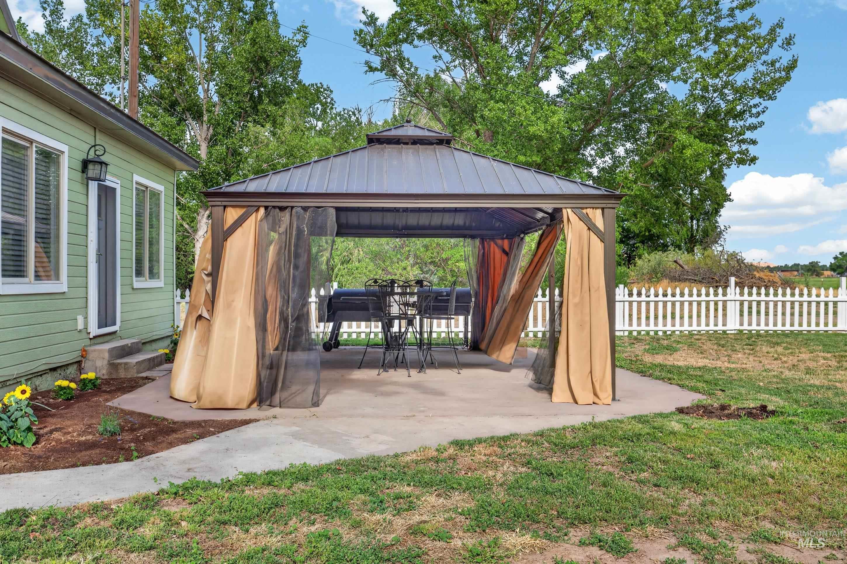960 NW 14Th Ave, Payette, Idaho 83661-5209, 4 Bedrooms, 2.5 Bathrooms, Residential For Sale, Price $749,900,MLS 98991934