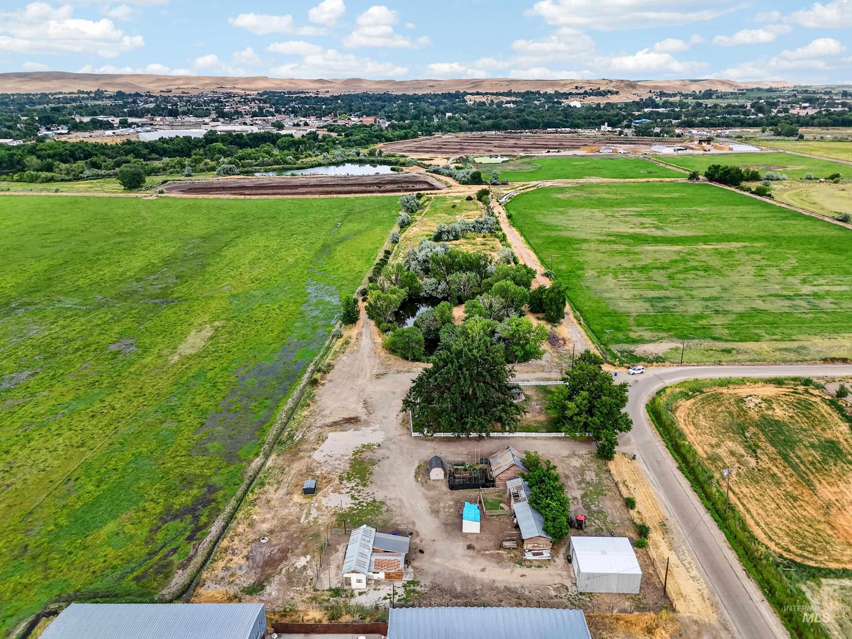 960 NW 14Th Ave, Payette, Idaho 83661-5209, 4 Bedrooms, 2.5 Bathrooms, Residential For Sale, Price $749,900,MLS 98991934