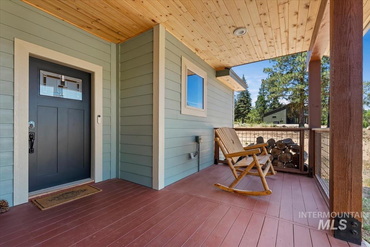 37 Wapiti Ct, Garden Valley, Idaho 83622, 3 Bedrooms, 2 Bathrooms, Residential For Sale, Price $595,000, 98991935