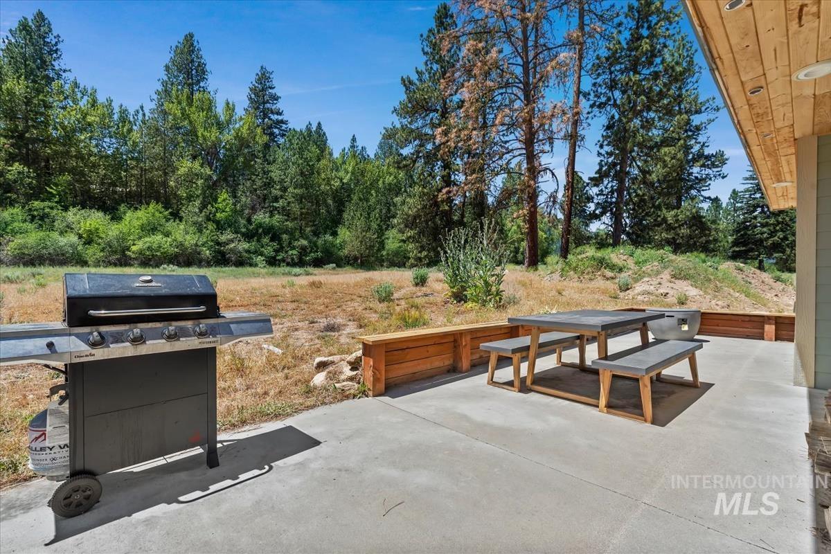 37 Wapiti Ct, Garden Valley, Idaho 83622, 3 Bedrooms, 2 Bathrooms, Residential For Sale, Price $595,000, 98991935