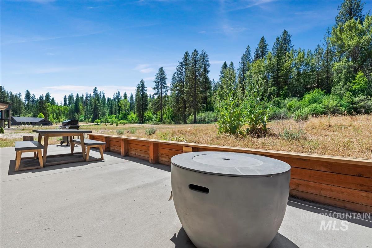 37 Wapiti Ct, Garden Valley, Idaho 83622, 3 Bedrooms, 2 Bathrooms, Residential For Sale, Price $595,000, 98991935