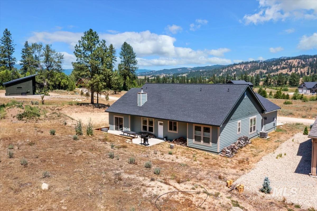 37 Wapiti Ct, Garden Valley, Idaho 83622, 3 Bedrooms, 2 Bathrooms, Residential For Sale, Price $595,000, 98991935