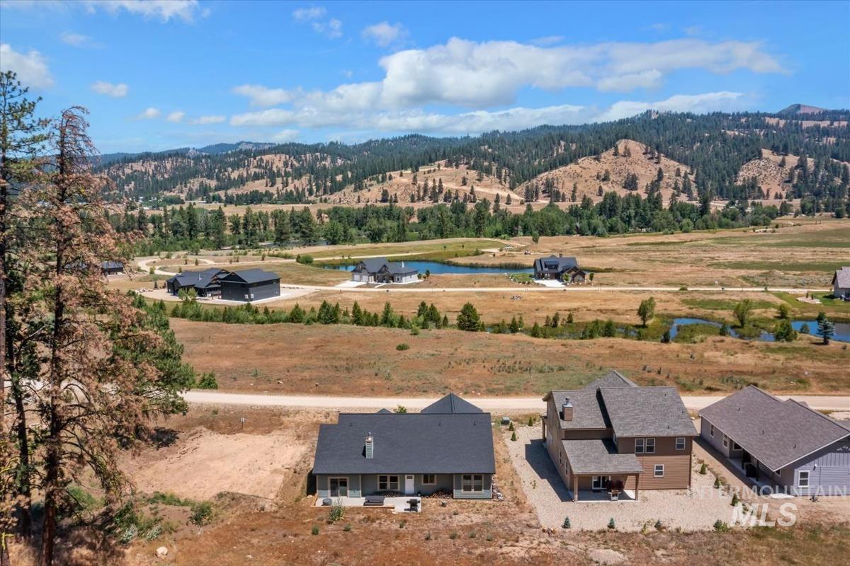 37 Wapiti Ct, Garden Valley, Idaho 83622, 3 Bedrooms, 2 Bathrooms, Residential For Sale, Price $595,000, 98991935
