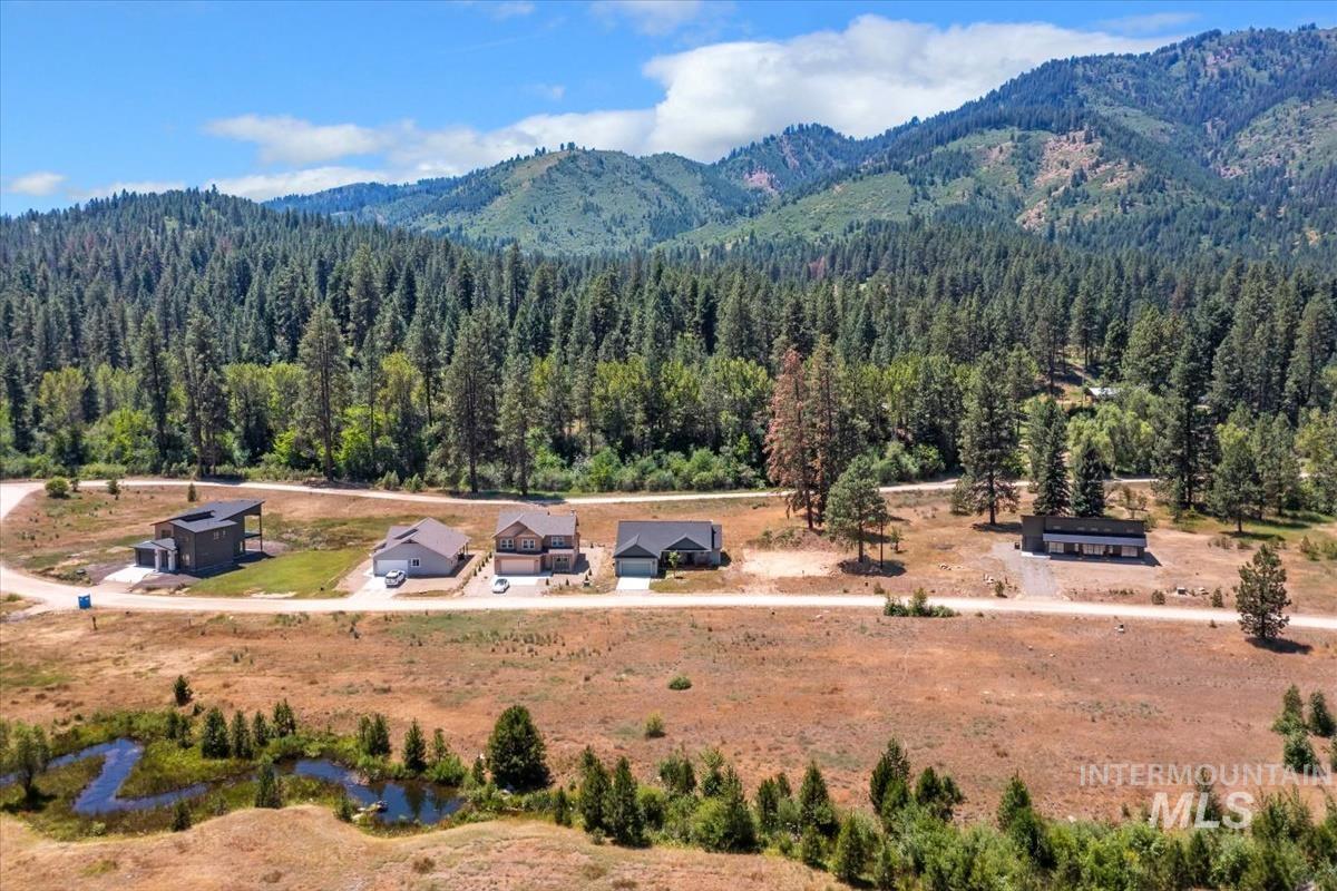 37 Wapiti Ct, Garden Valley, Idaho 83622, 3 Bedrooms, 2 Bathrooms, Residential For Sale, Price $595,000, 98991935