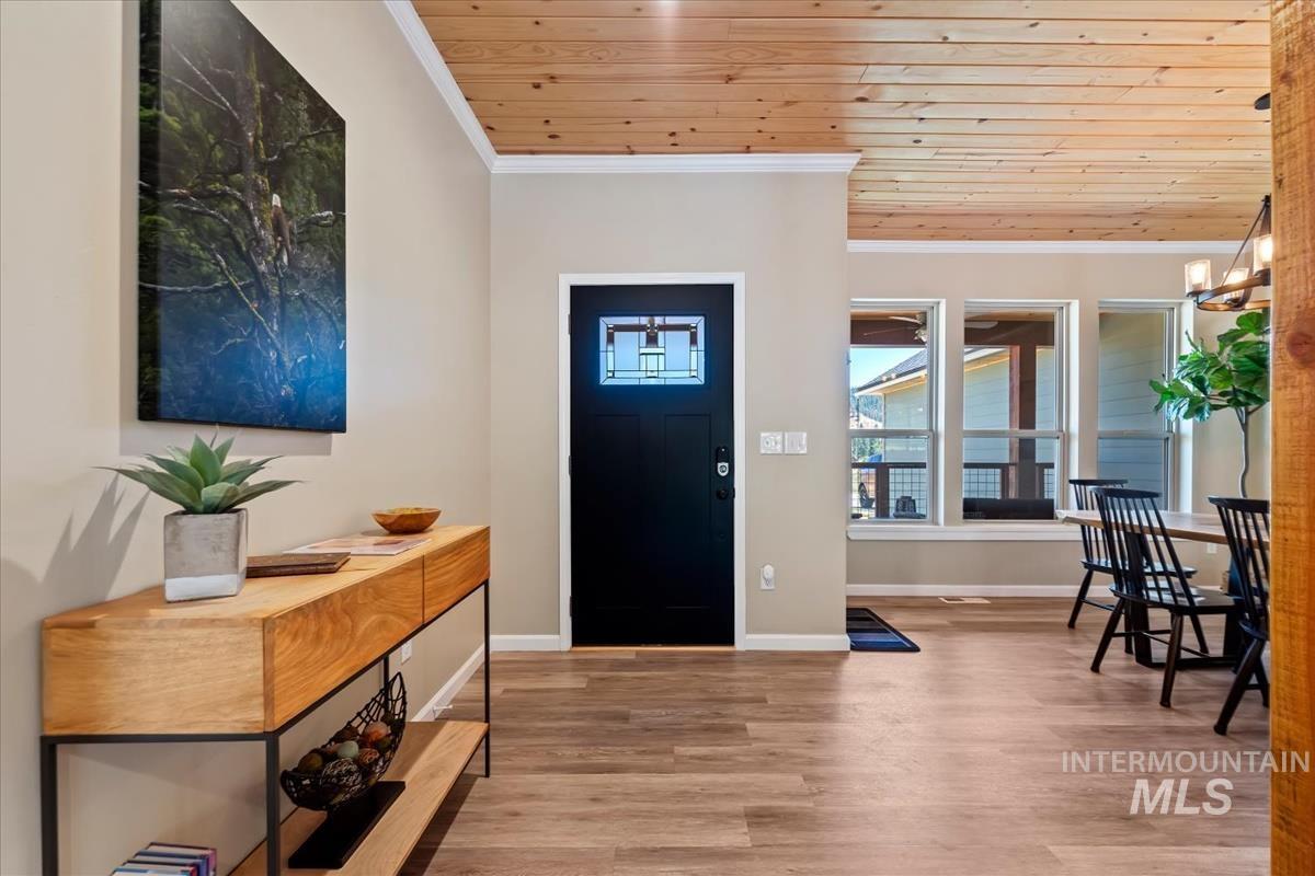 37 Wapiti Ct, Garden Valley, Idaho 83622, 3 Bedrooms, 2 Bathrooms, Residential For Sale, Price $595,000, 98991935
