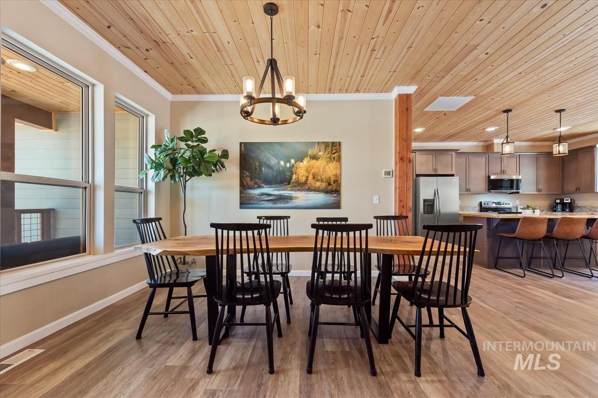 37 Wapiti Ct, Garden Valley, Idaho 83622, 3 Bedrooms, 2 Bathrooms, Residential For Sale, Price $595,000, 98991935