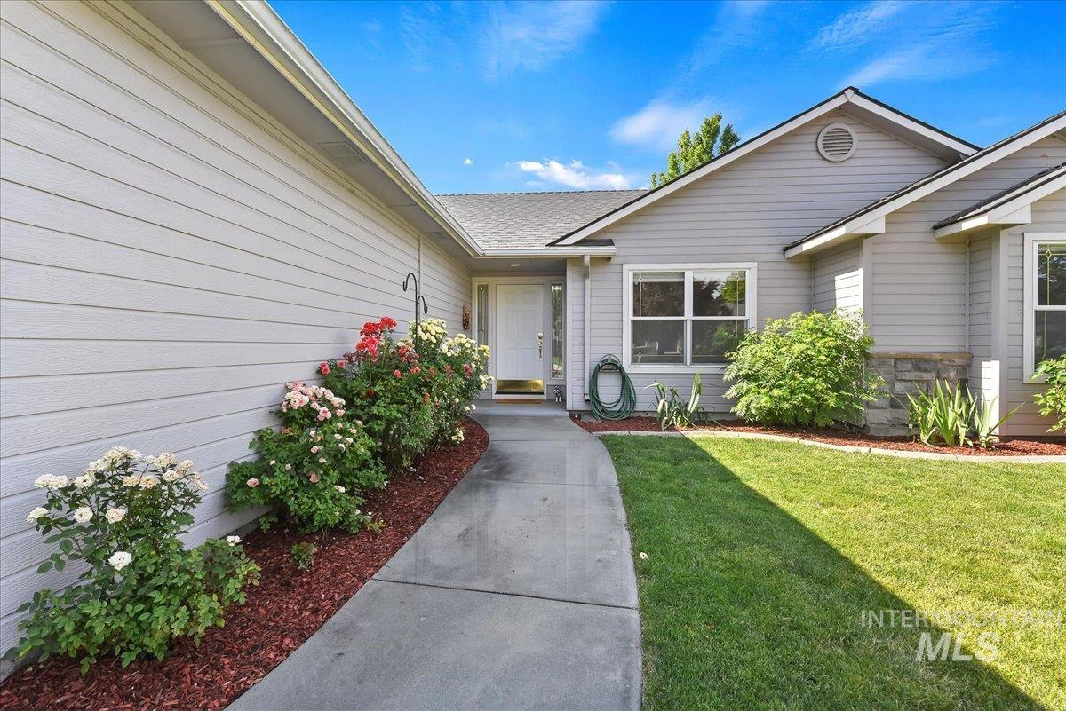 1723 W Lowry, Meridian, Idaho 83642, 4 Bedrooms, 2 Bathrooms, Residential For Sale, Price $515,000, 98991938