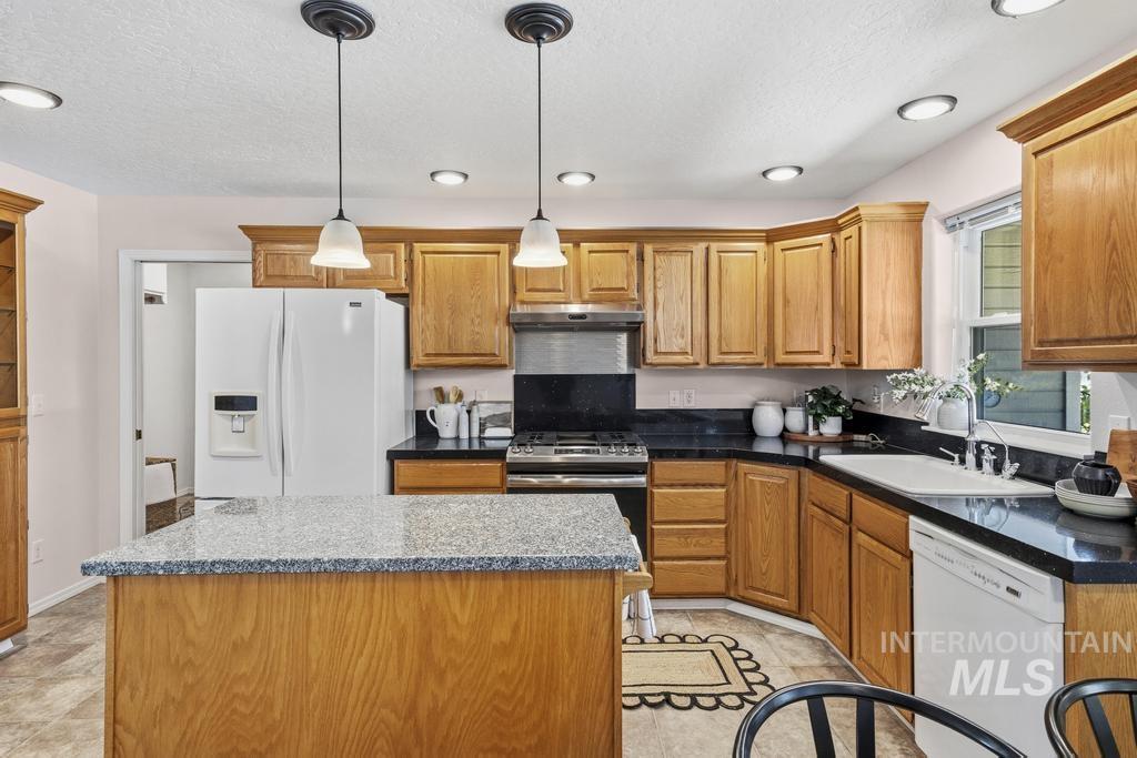 424 N Georgia Ave, Caldwell, Idaho 83605, 3 Bedrooms, 2 Bathrooms, Residential For Sale, Price $395,000, 98991939