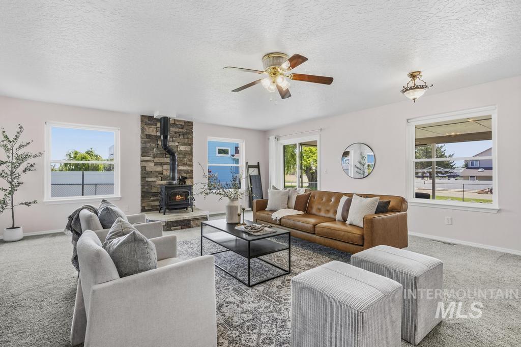424 N Georgia Ave, Caldwell, Idaho 83605, 3 Bedrooms, 2 Bathrooms, Residential For Sale, Price $395,000, 98991939