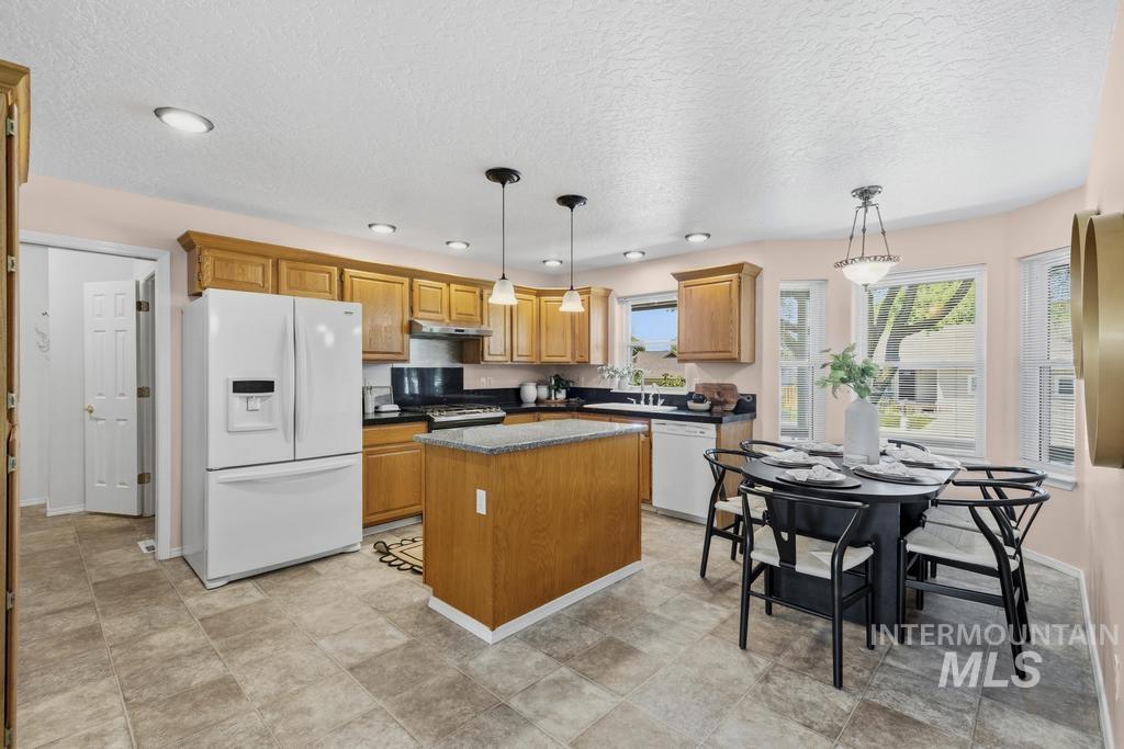 424 N Georgia Ave, Caldwell, Idaho 83605, 3 Bedrooms, 2 Bathrooms, Residential For Sale, Price $395,000, 98991939
