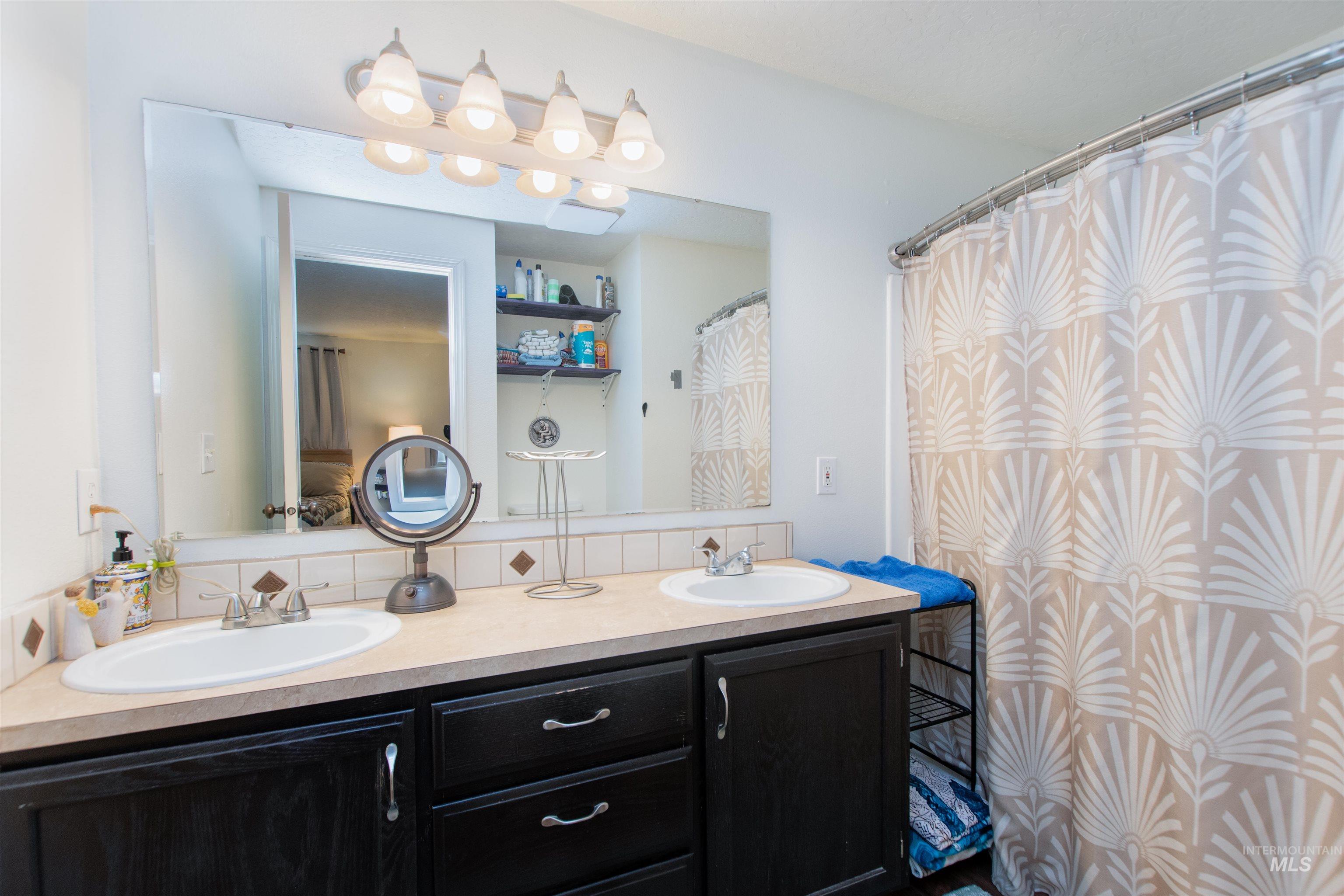 2212 Orion Ave, Nampa, Idaho 83651, 3 Bedrooms, 2 Bathrooms, Residential For Sale, Price $360,000,MLS 98991940