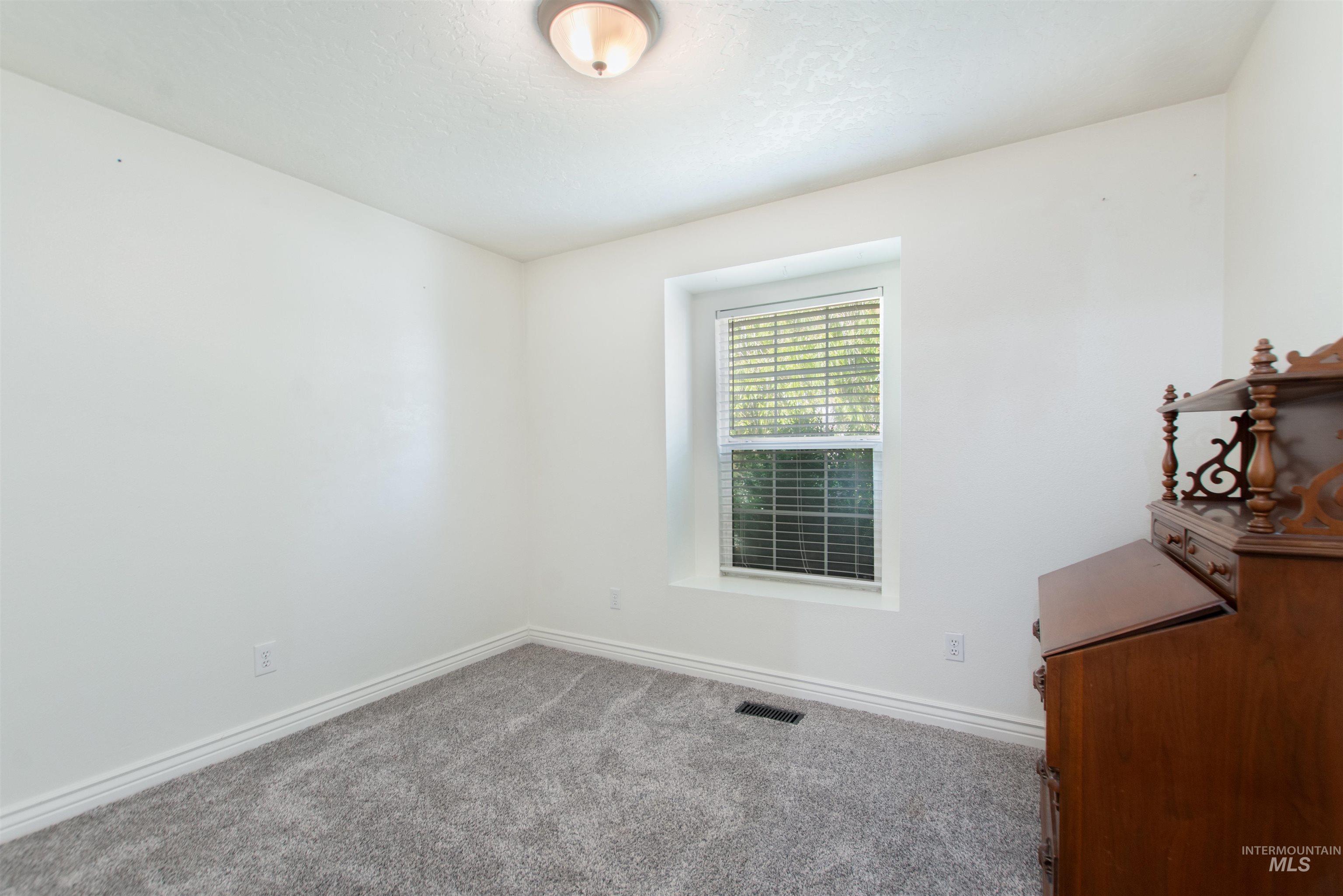 2212 Orion Ave, Nampa, Idaho 83651, 3 Bedrooms, 2 Bathrooms, Residential For Sale, Price $360,000,MLS 98991940