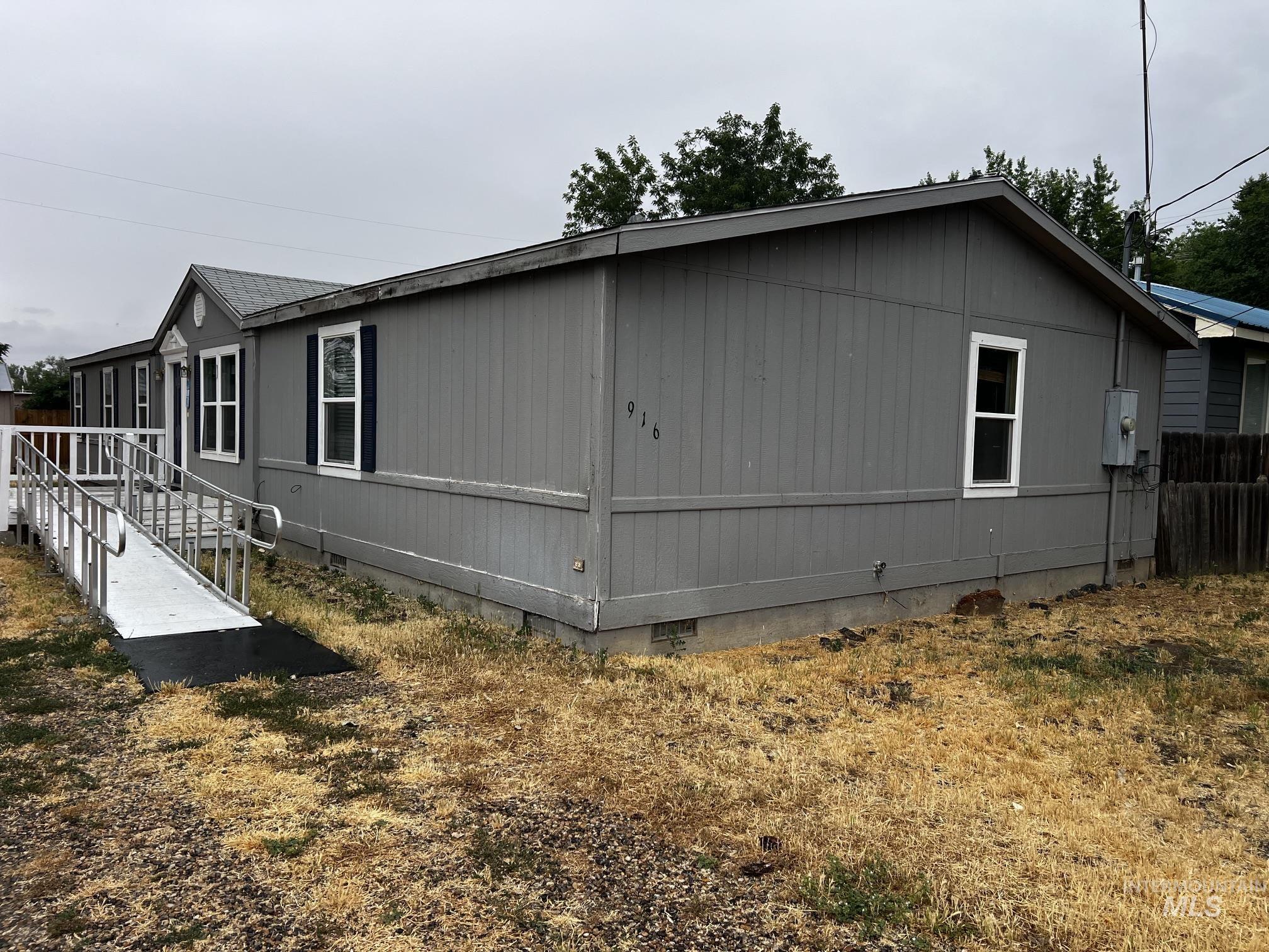 916 W Galloway, Weiser, Idaho 83672, 4 Bedrooms, 2 Bathrooms, Residential For Sale, Price $260,000, 98991945