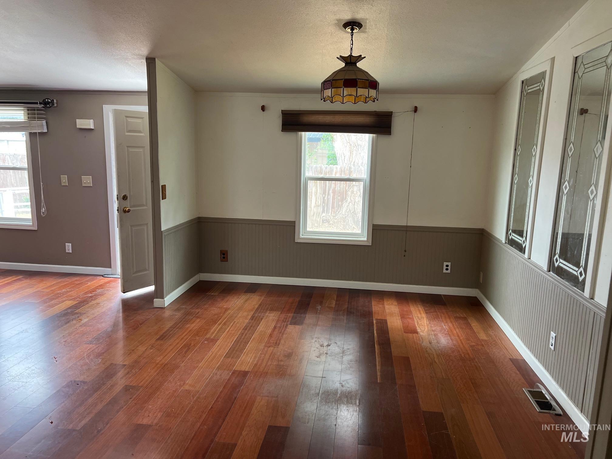 916 W Galloway, Weiser, Idaho 83672, 4 Bedrooms, 2 Bathrooms, Residential For Sale, Price $260,000, 98991945