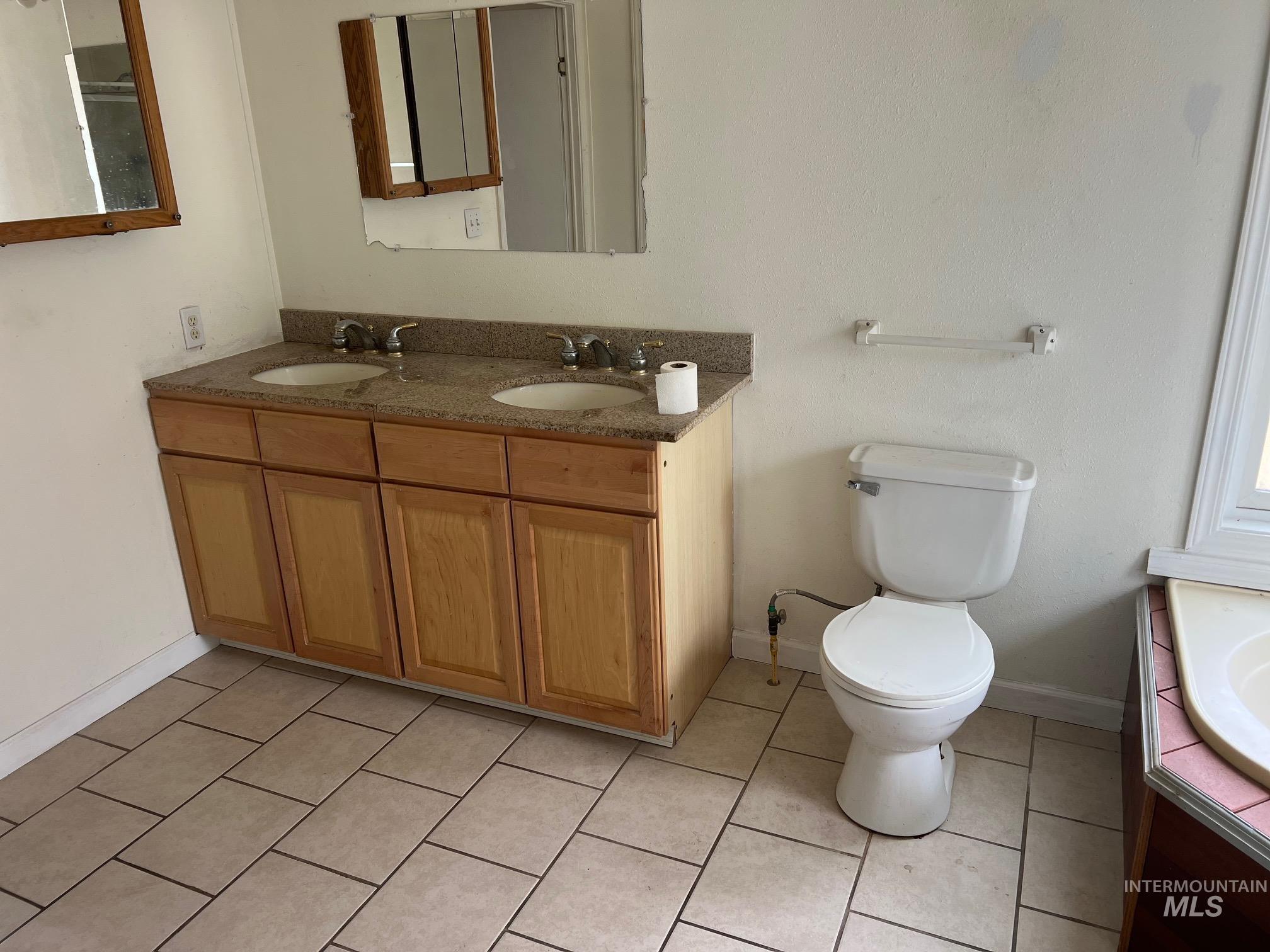 916 W Galloway, Weiser, Idaho 83672, 4 Bedrooms, 2 Bathrooms, Residential For Sale, Price $260,000, 98991945
