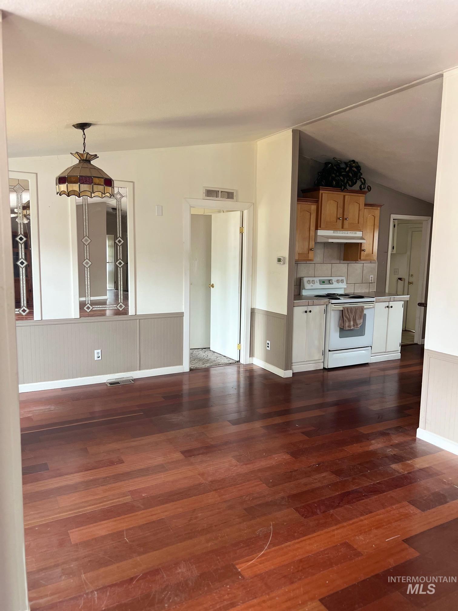 916 W Galloway, Weiser, Idaho 83672, 4 Bedrooms, 2 Bathrooms, Residential For Sale, Price $260,000, 98991945
