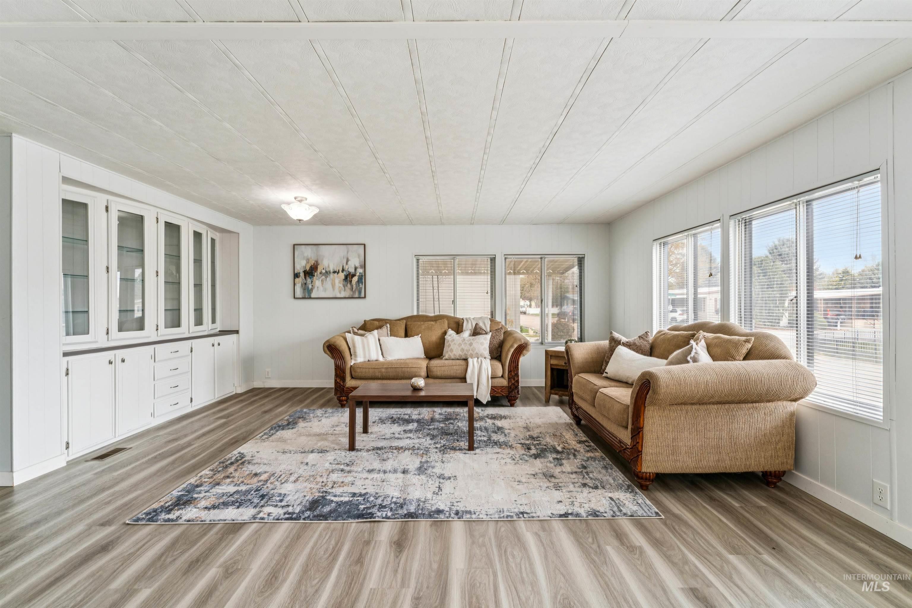 8103 W Appomatox, Garden City, Idaho 83714, 3 Bedrooms, 2 Bathrooms, Residential For Sale, Price $154,900,MLS 98991948