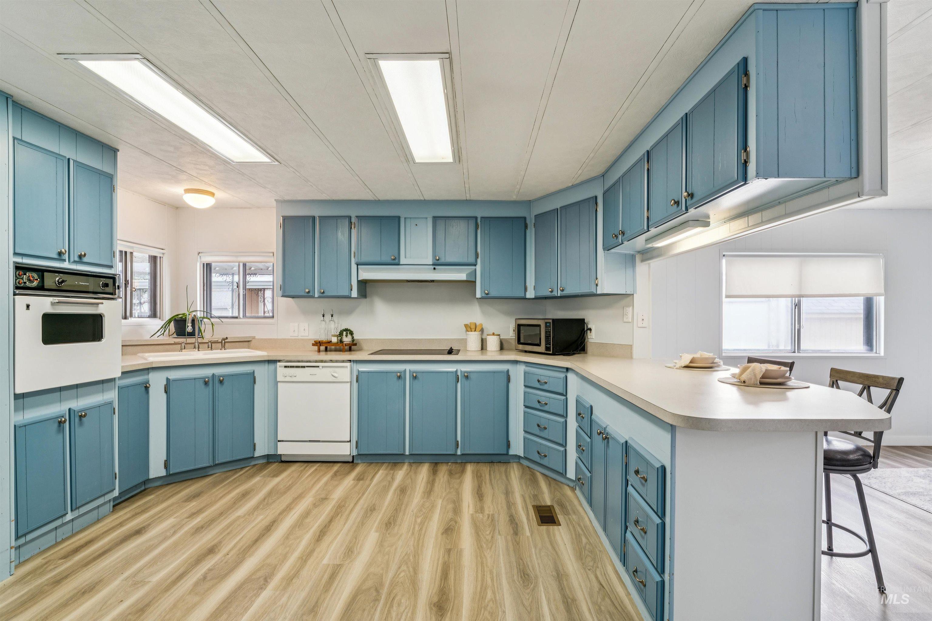 8103 W Appomatox, Garden City, Idaho 83714, 3 Bedrooms, 2 Bathrooms, Residential For Sale, Price $154,900,MLS 98991948