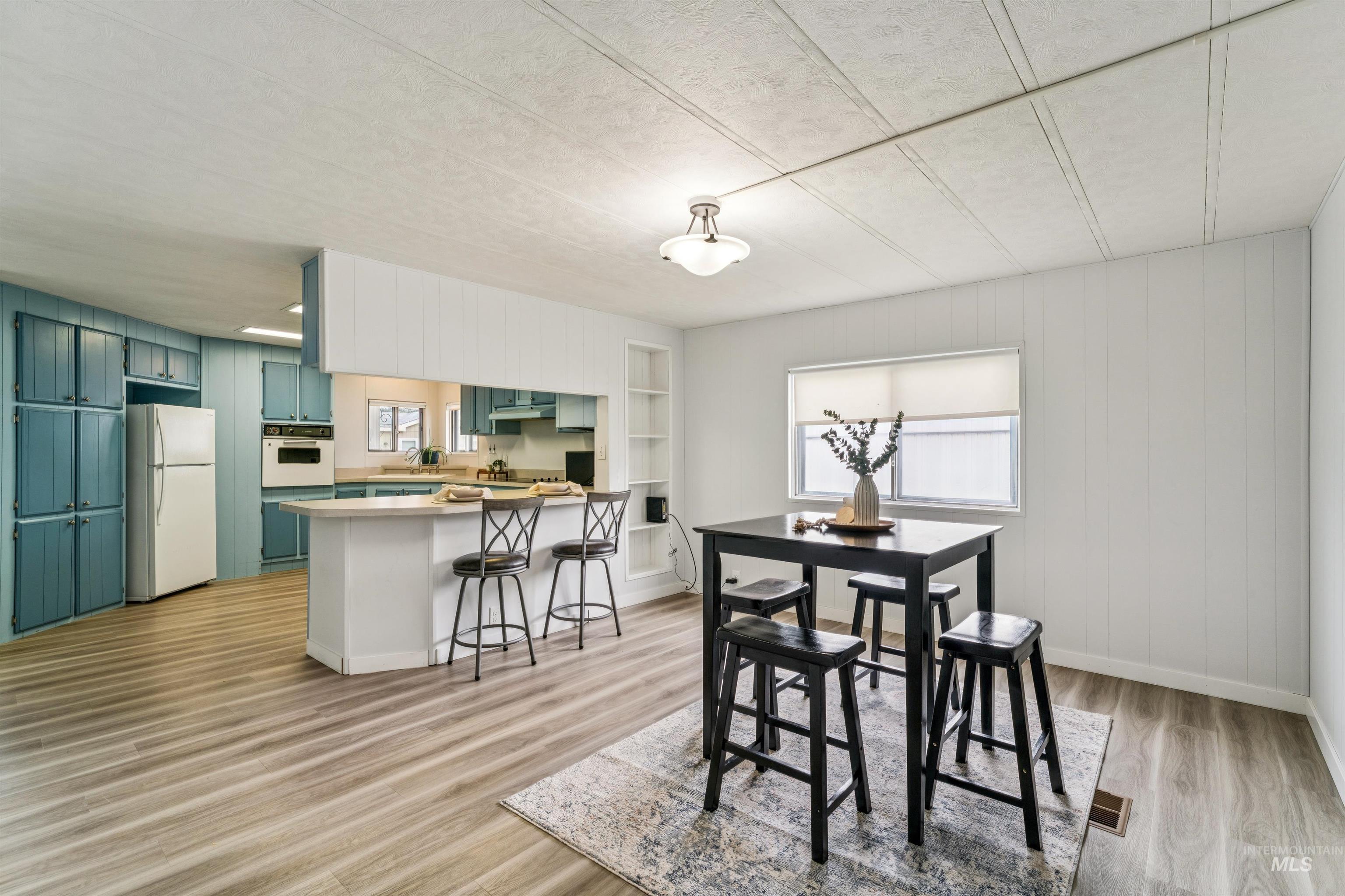 8103 W Appomatox, Garden City, Idaho 83714, 3 Bedrooms, 2 Bathrooms, Residential For Sale, Price $154,900,MLS 98991948