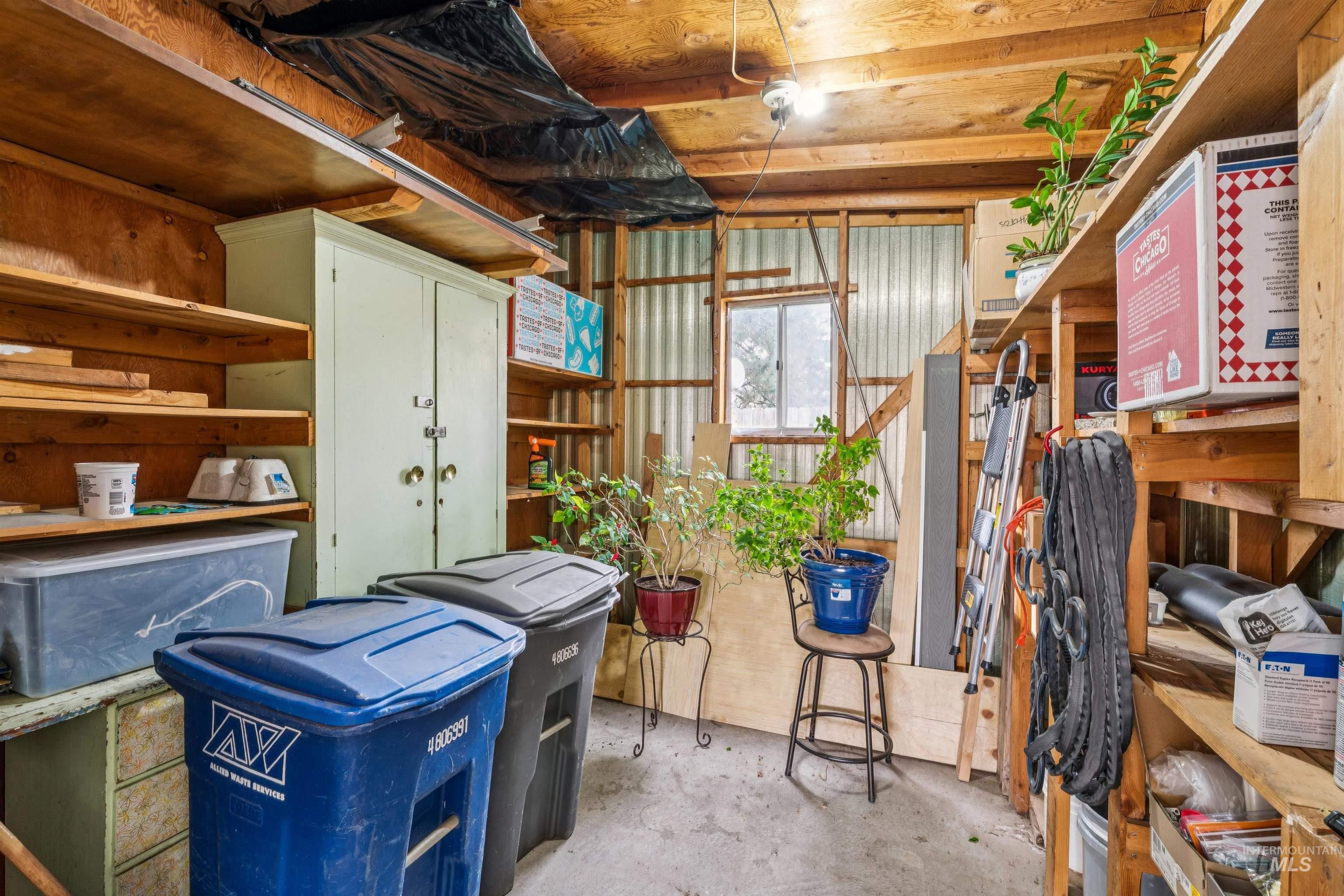 8103 W Appomatox, Garden City, Idaho 83714, 3 Bedrooms, 2 Bathrooms, Residential For Sale, Price $154,900,MLS 98991948