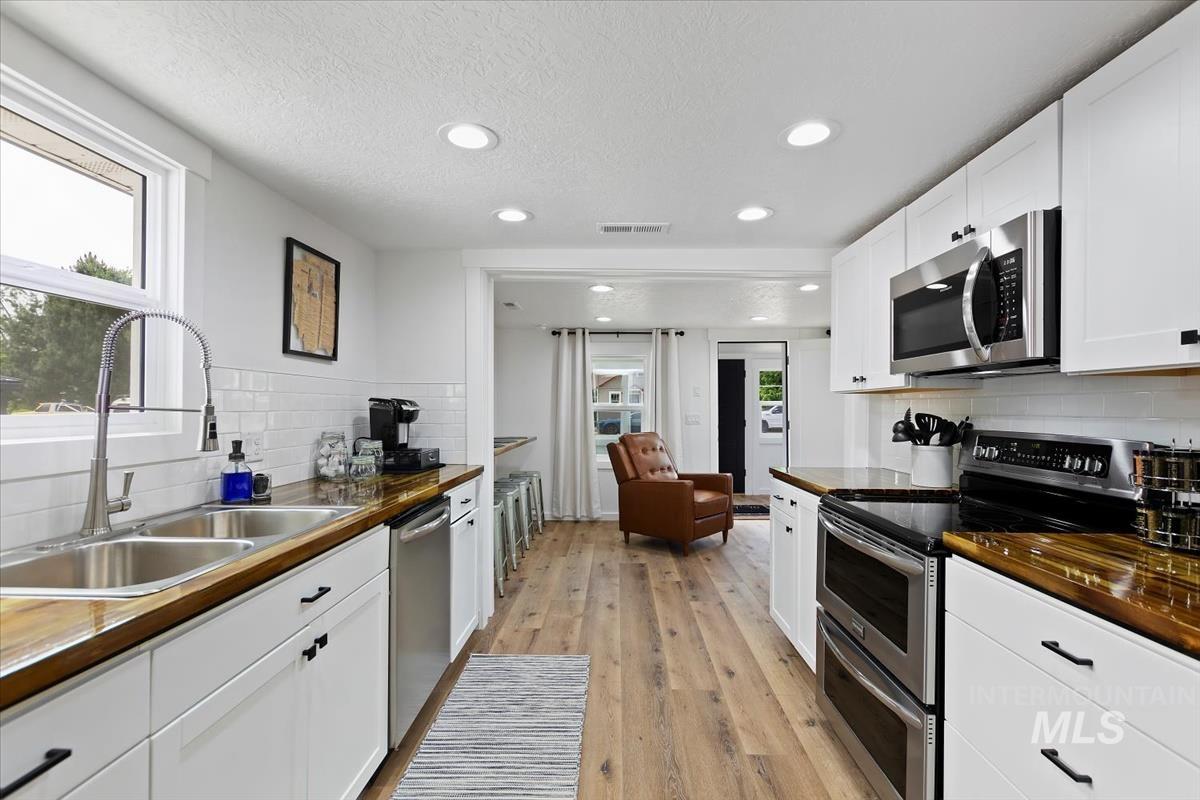 312 E. Idaho Ave., Meridian, Idaho 83642, 1 Bedroom, 1.5 Bathrooms, Residential For Sale, Price $474,900,MLS 98991949