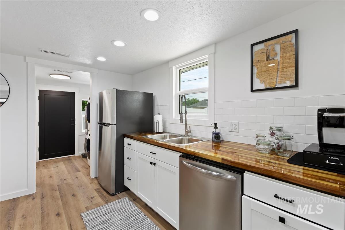 312 E. Idaho Ave., Meridian, Idaho 83642, 1 Bedroom, 1.5 Bathrooms, Residential For Sale, Price $474,900,MLS 98991949