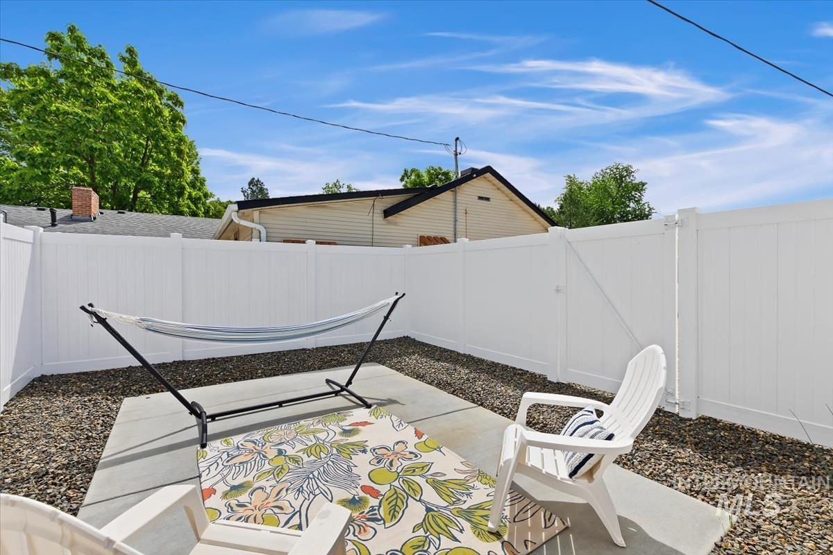312 E. Idaho Ave., Meridian, Idaho 83642, 1 Bedroom, 1.5 Bathrooms, Residential For Sale, Price $474,900,MLS 98991949