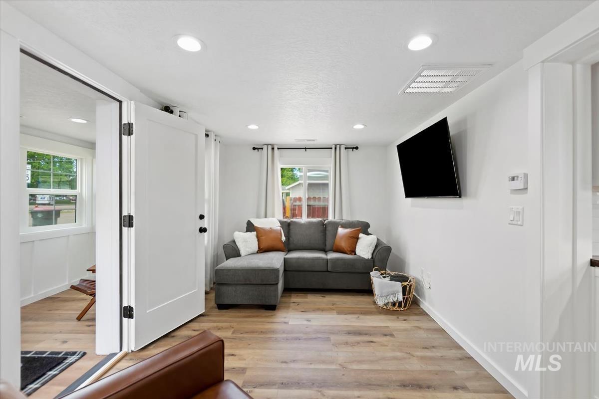 312 E. Idaho Ave., Meridian, Idaho 83642, 1 Bedroom, 1.5 Bathrooms, Residential For Sale, Price $474,900,MLS 98991949