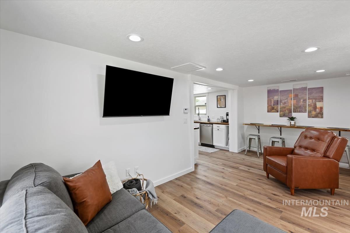 312 E. Idaho Ave., Meridian, Idaho 83642, 1 Bedroom, 1.5 Bathrooms, Residential For Sale, Price $474,900,MLS 98991949
